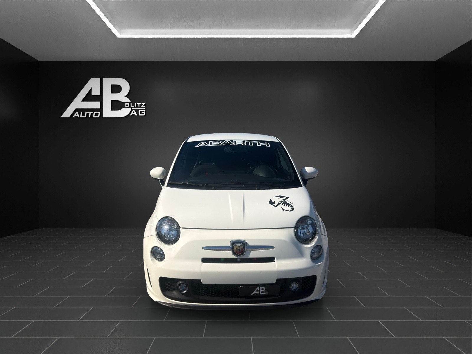 FIAT 500 1.4 16V Turbo Abarth mit 135 PS-image-0