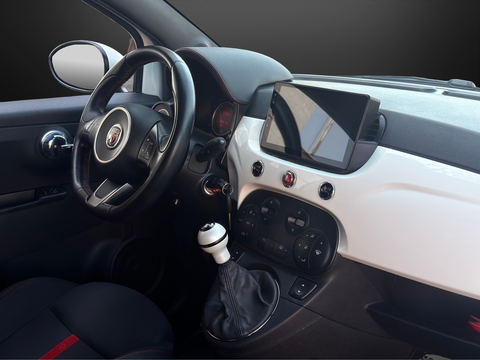 FIAT 500 1.4 16V Turbo Abarth mit 135 PS-image-9