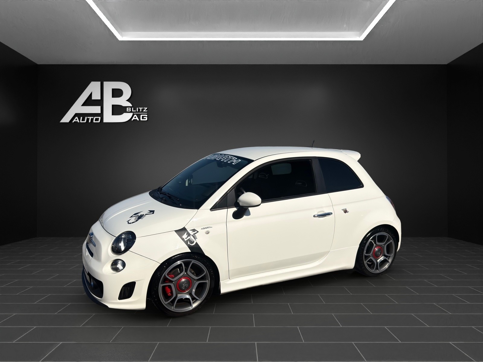 FIAT 500 1.4 16V Turbo Abarth mit 135 PS-image-1