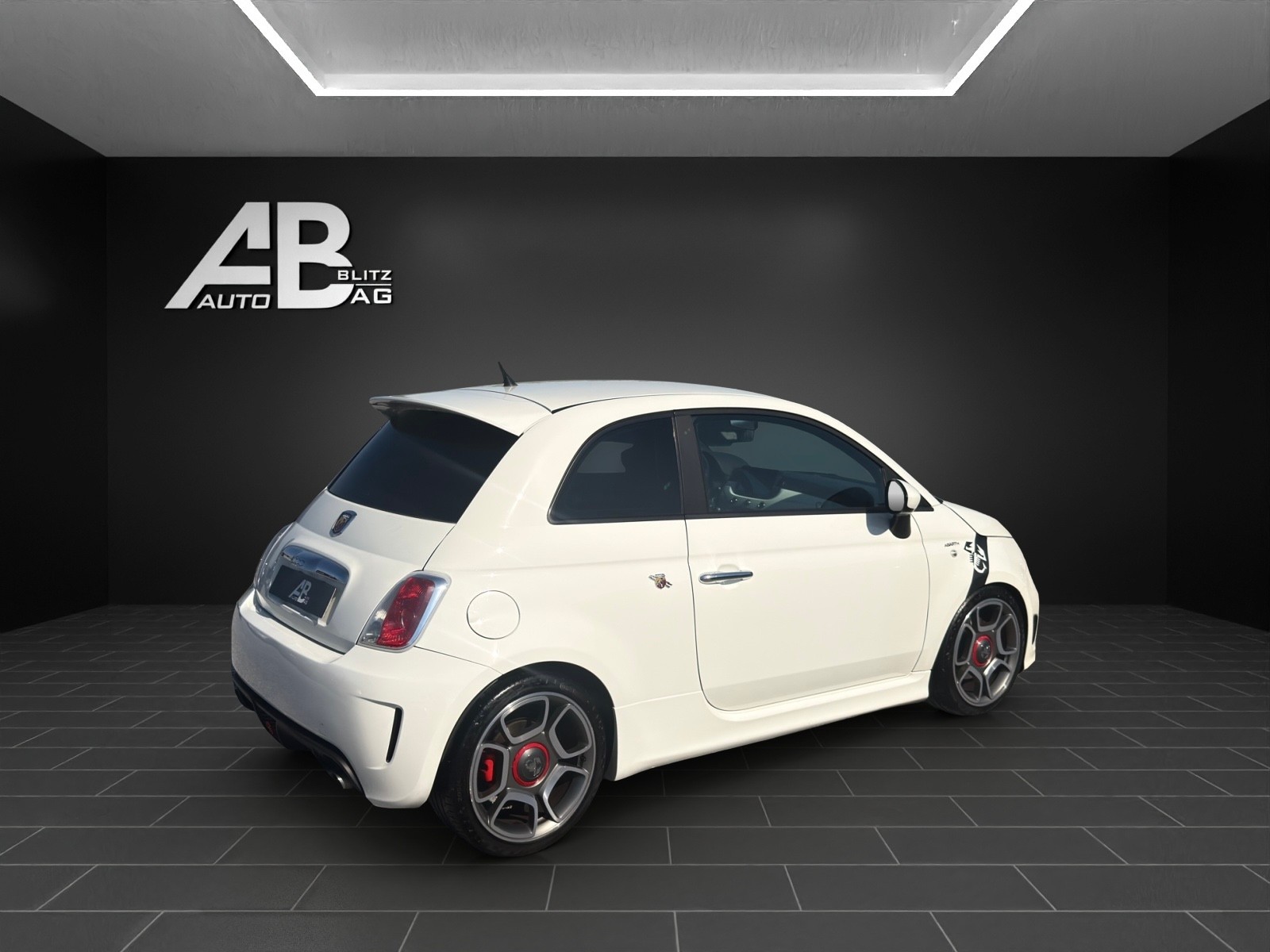 FIAT 500 1.4 16V Turbo Abarth mit 135 PS-image-4