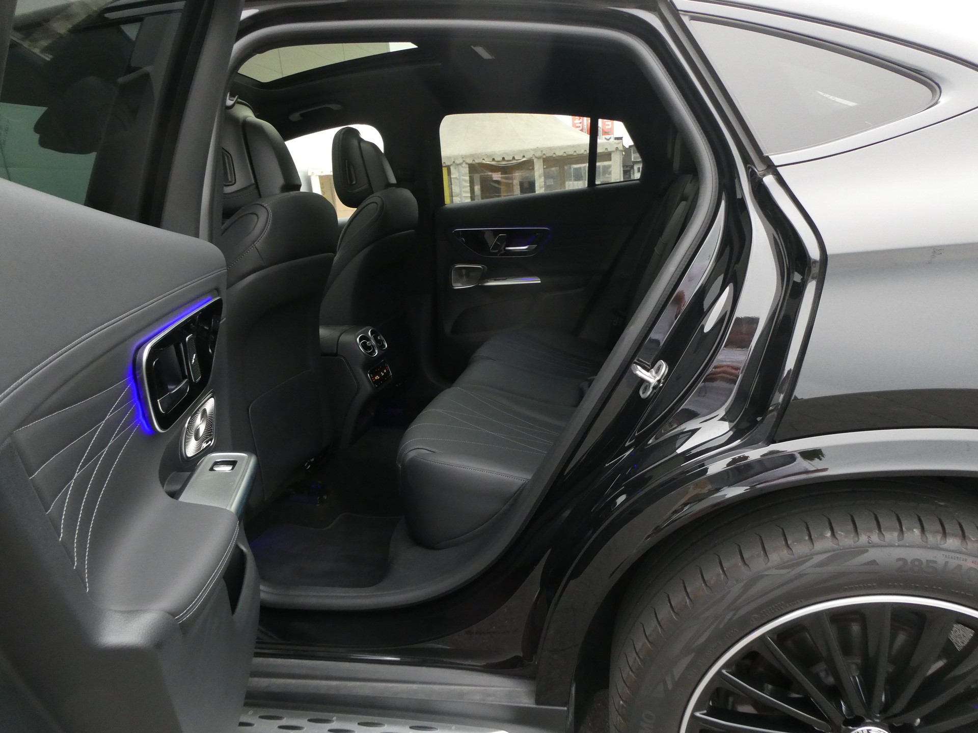 MERCEDES-BENZ GLC 300 d 4Matic AMG Line 9G-Tronic-image-9