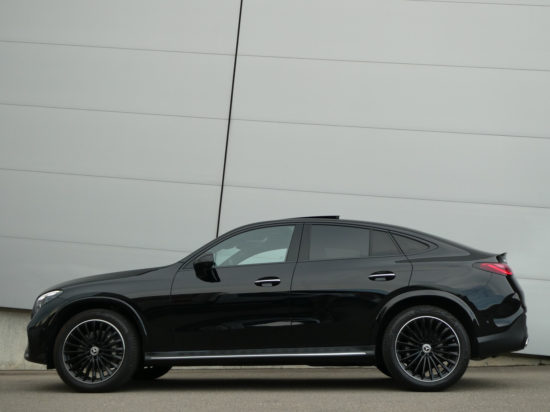 MERCEDES-BENZ GLC 300 d 4Matic AMG Line 9G-Tronic-image-3