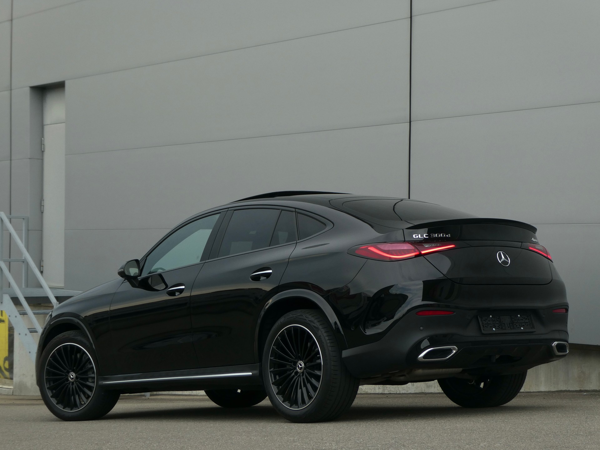 MERCEDES-BENZ GLC 300 d 4Matic AMG Line 9G-Tronic-image-5