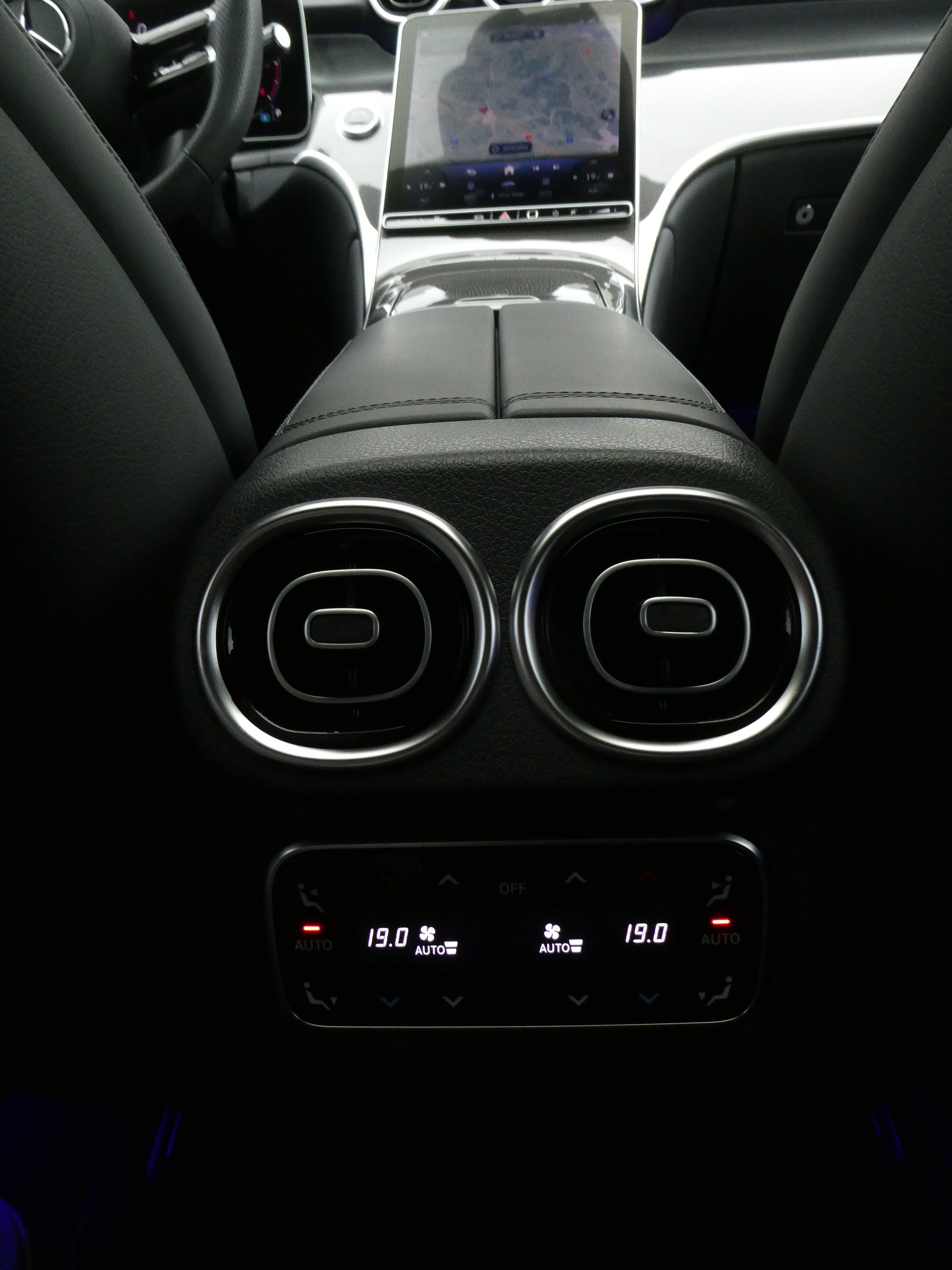 MERCEDES-BENZ GLC 300 d 4Matic AMG Line 9G-Tronic-image-13