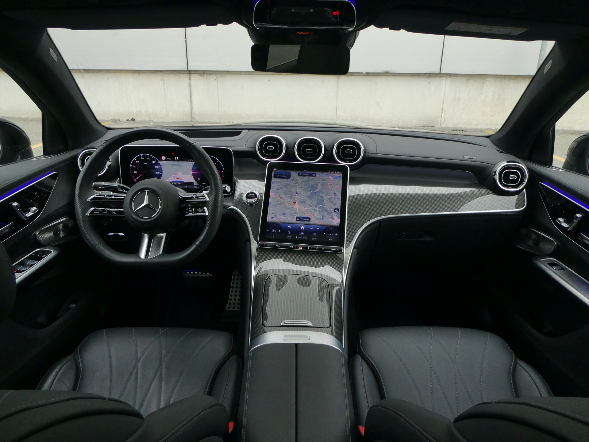 MERCEDES-BENZ GLC 300 d 4Matic AMG Line 9G-Tronic-image-12