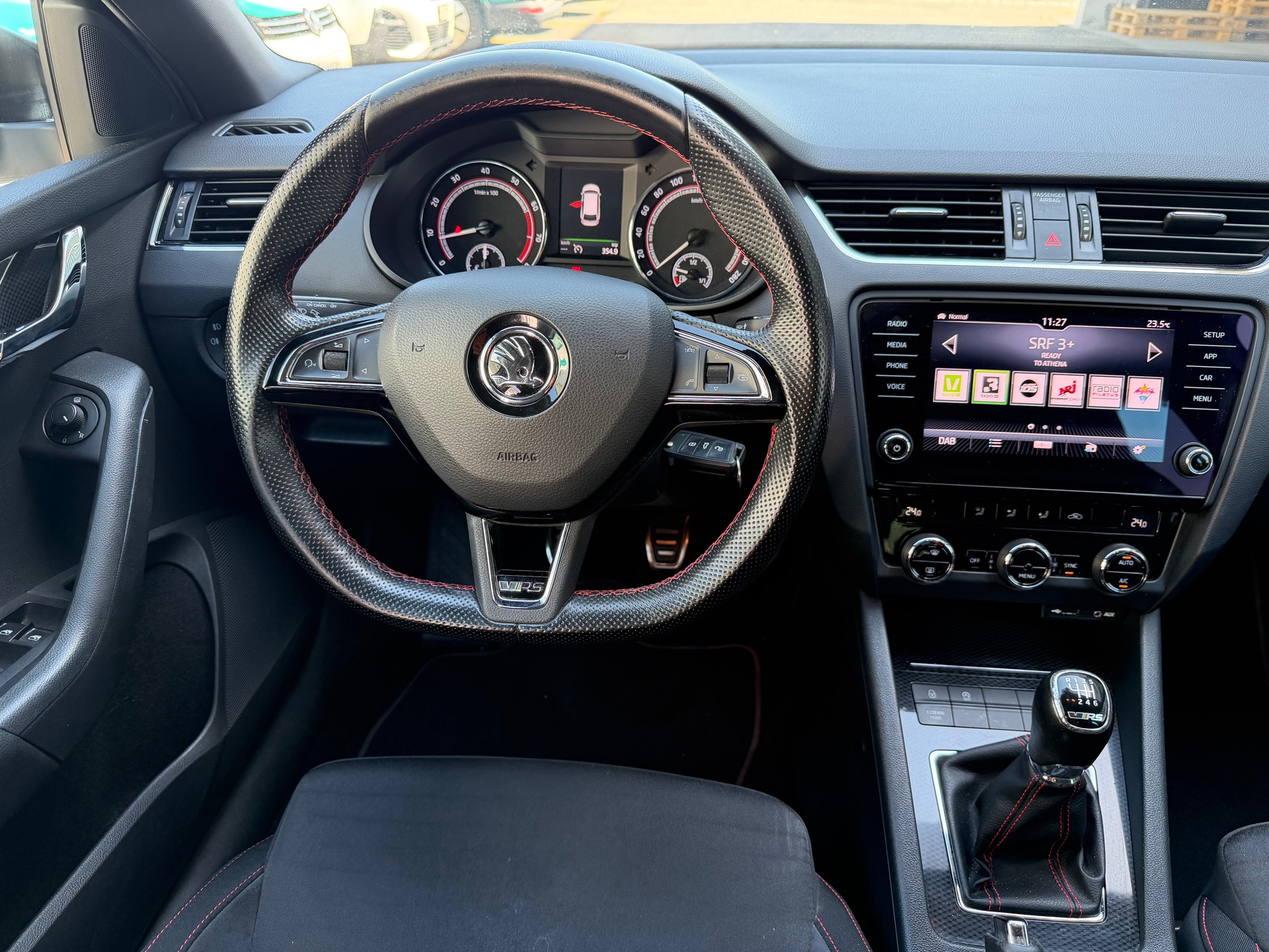 SKODA Octavia Combi 2.0 TSI RS-image-25