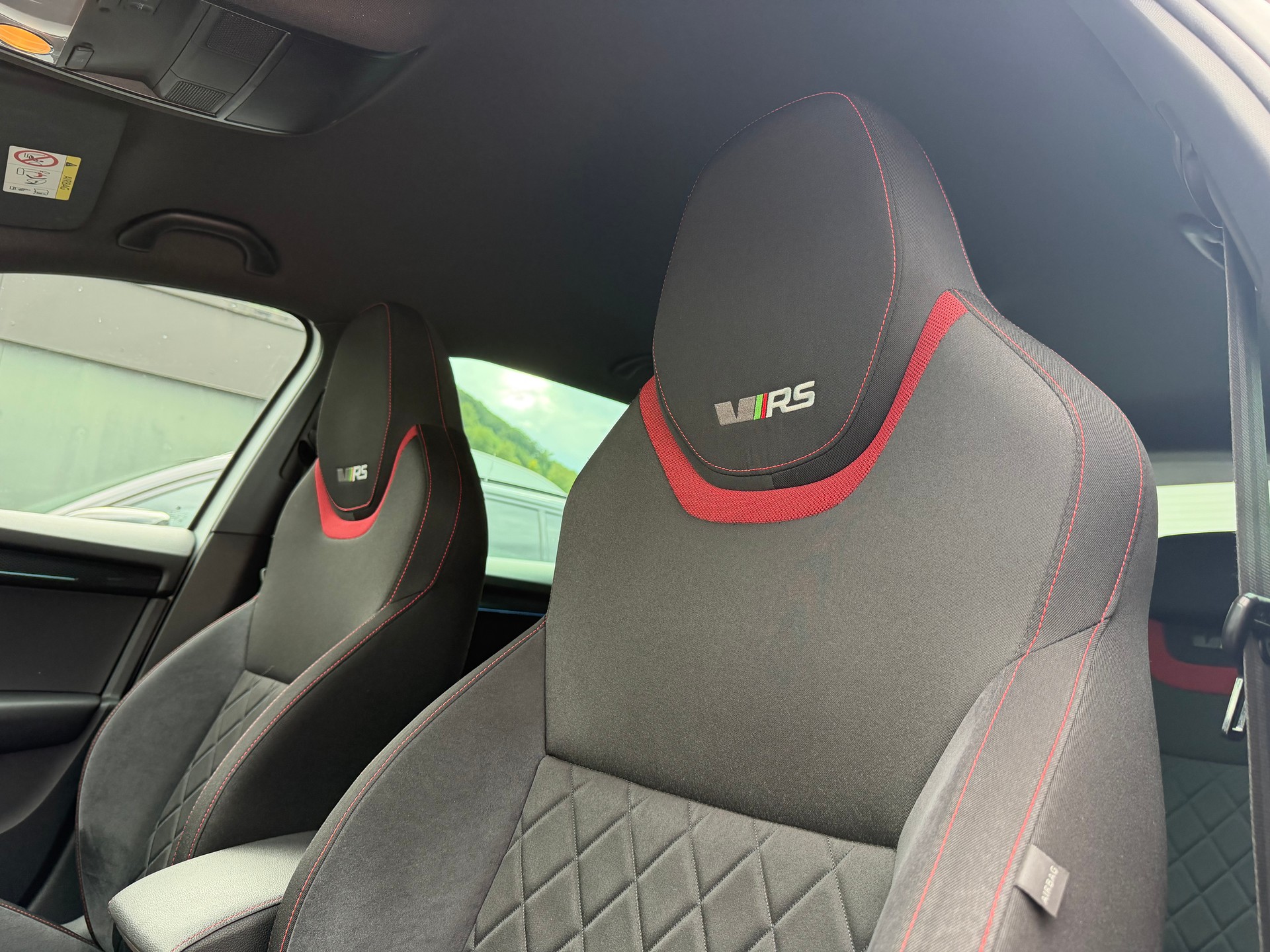 SKODA Octavia Combi 2.0 TSI RS-image-25