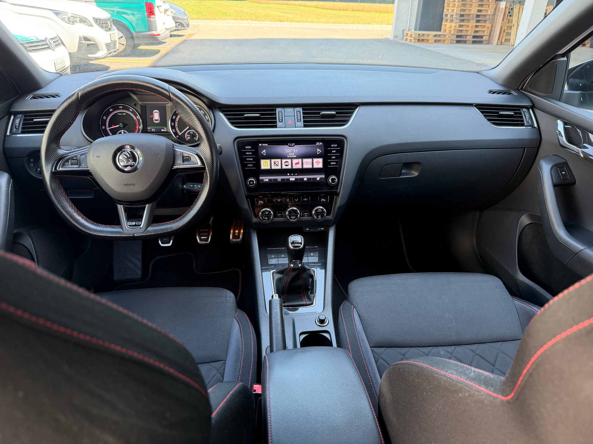 SKODA Octavia Combi 2.0 TSI RS-image-24