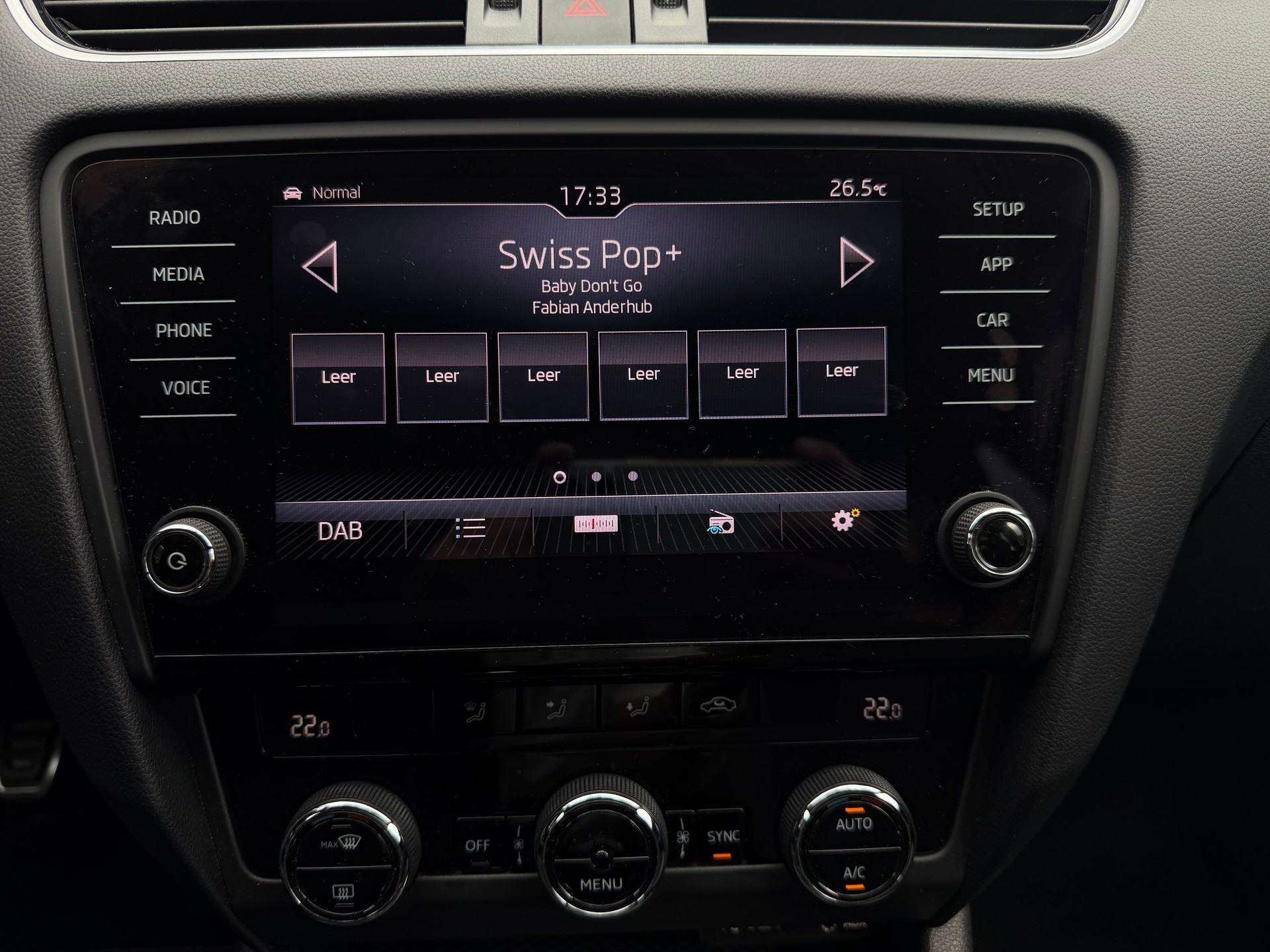 SKODA Octavia Combi 2.0 TSI RS-image-22