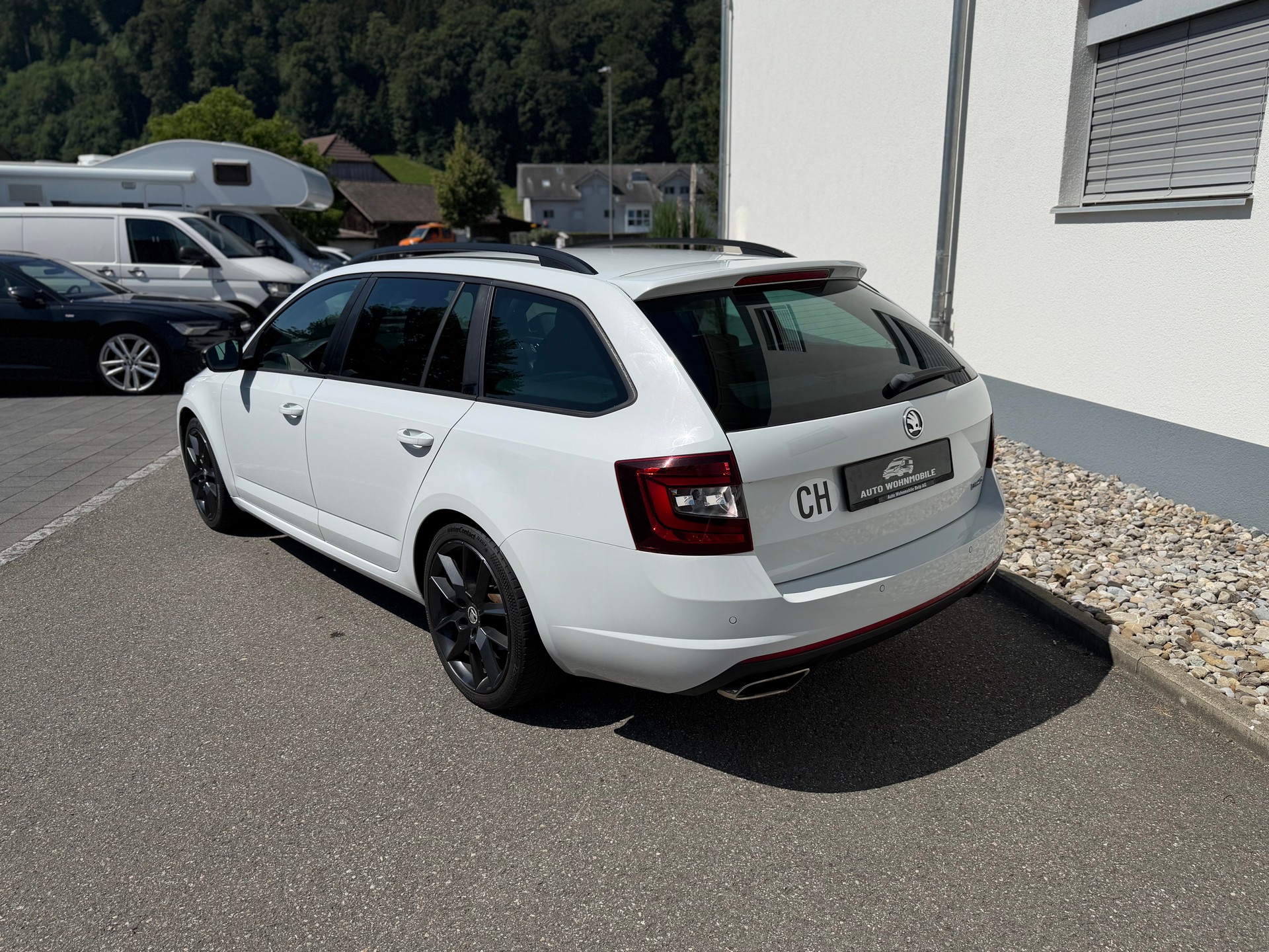SKODA Octavia Combi 2.0 TSI RS-image-14