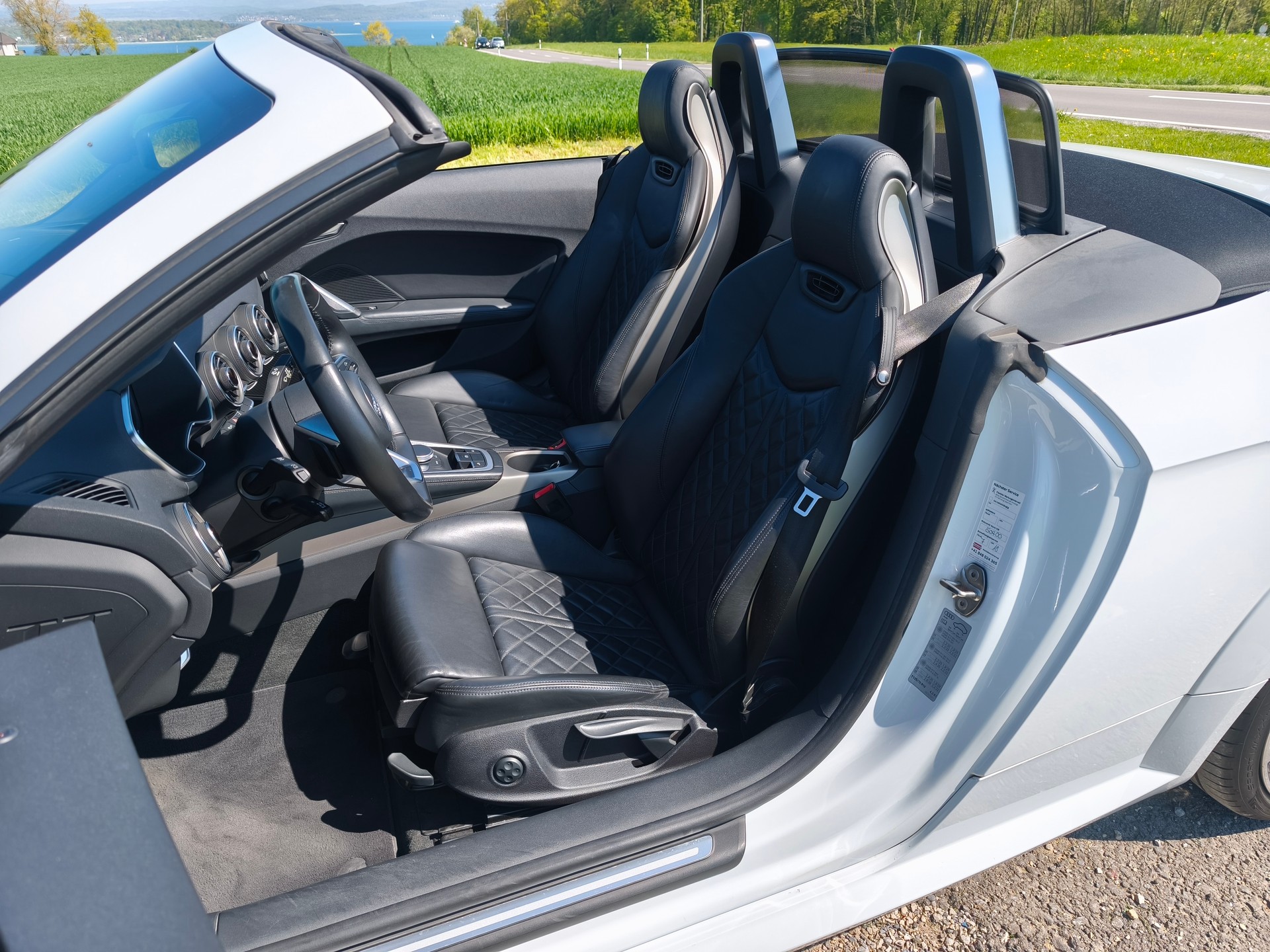 AUDI TT Roadster 2.0 TFSI quattro S-Tronic-image-4