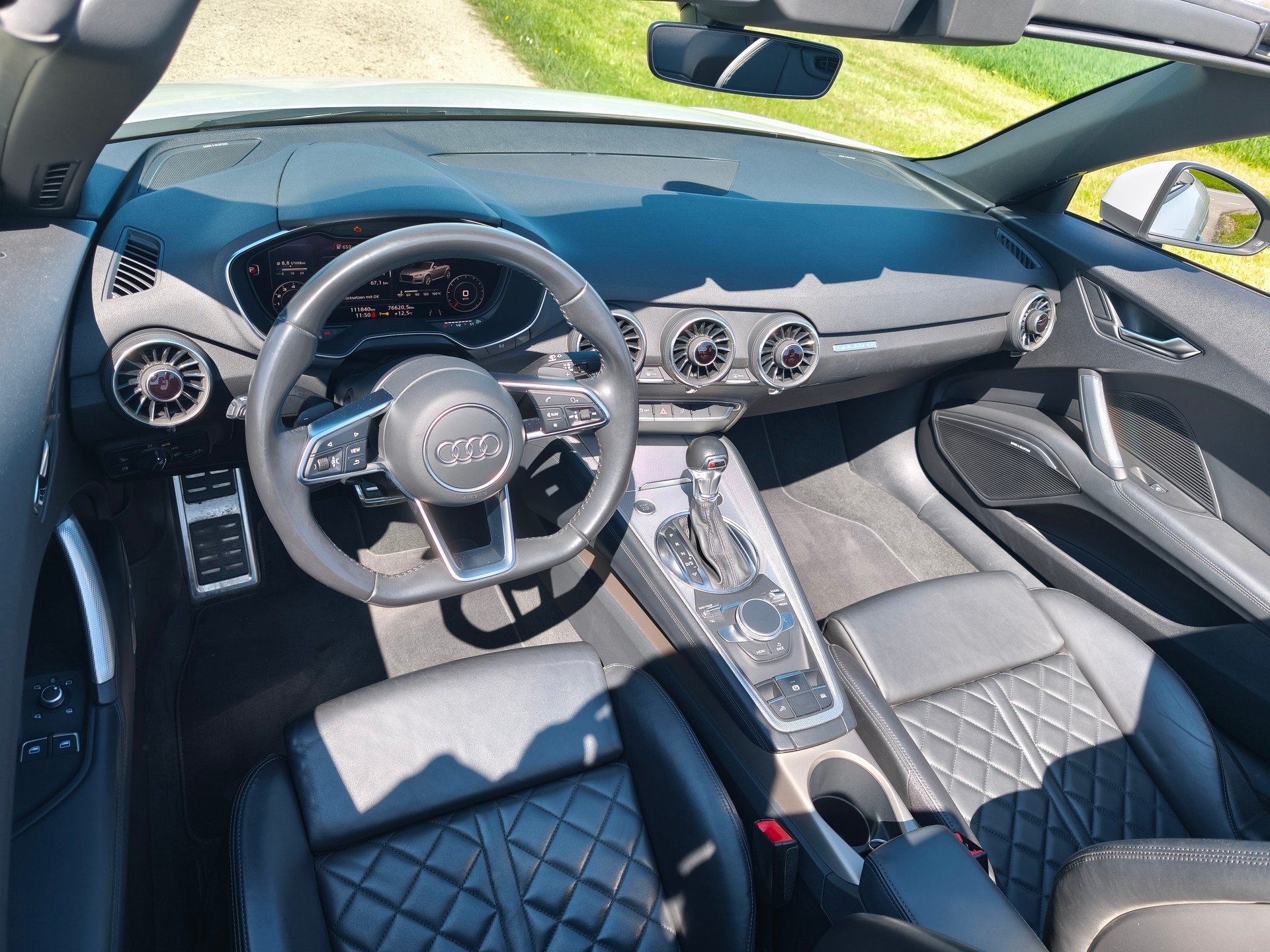 AUDI TT Roadster 2.0 TFSI quattro S-Tronic-image-6