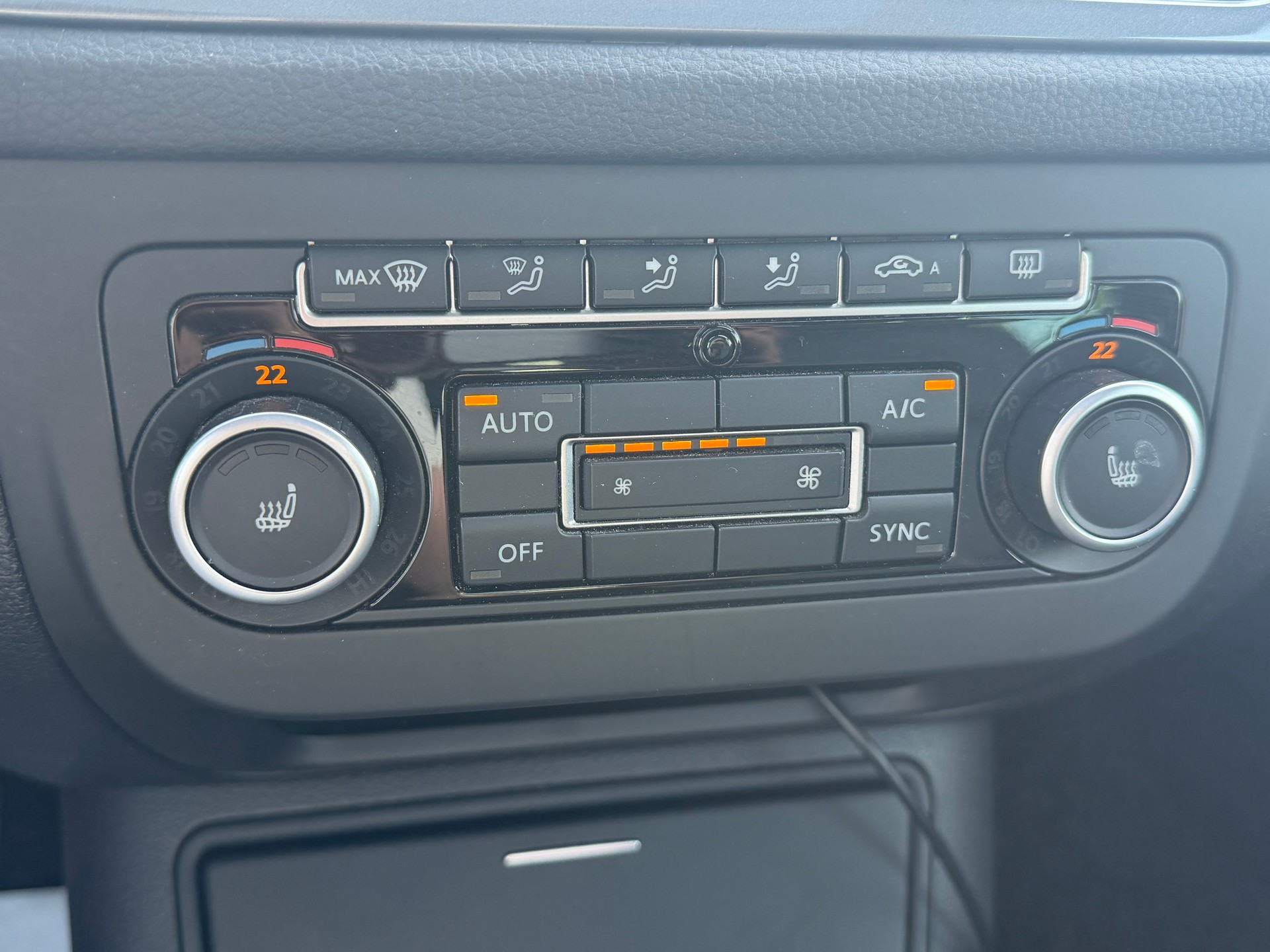 VW Tiguan 2.0 TDI Sport&Style 4Motion-image-19