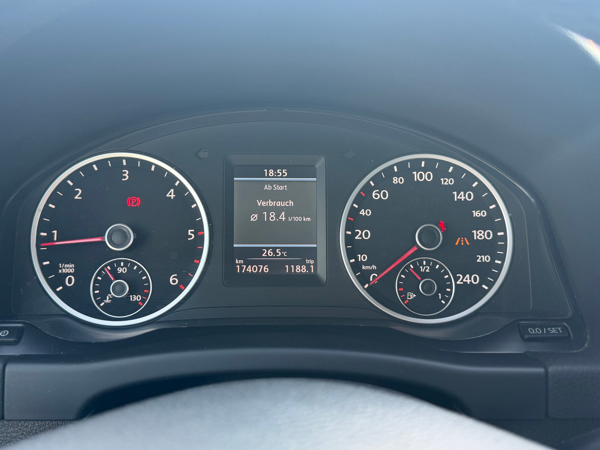 VW Tiguan 2.0 TDI Sport&Style 4Motion-image-16