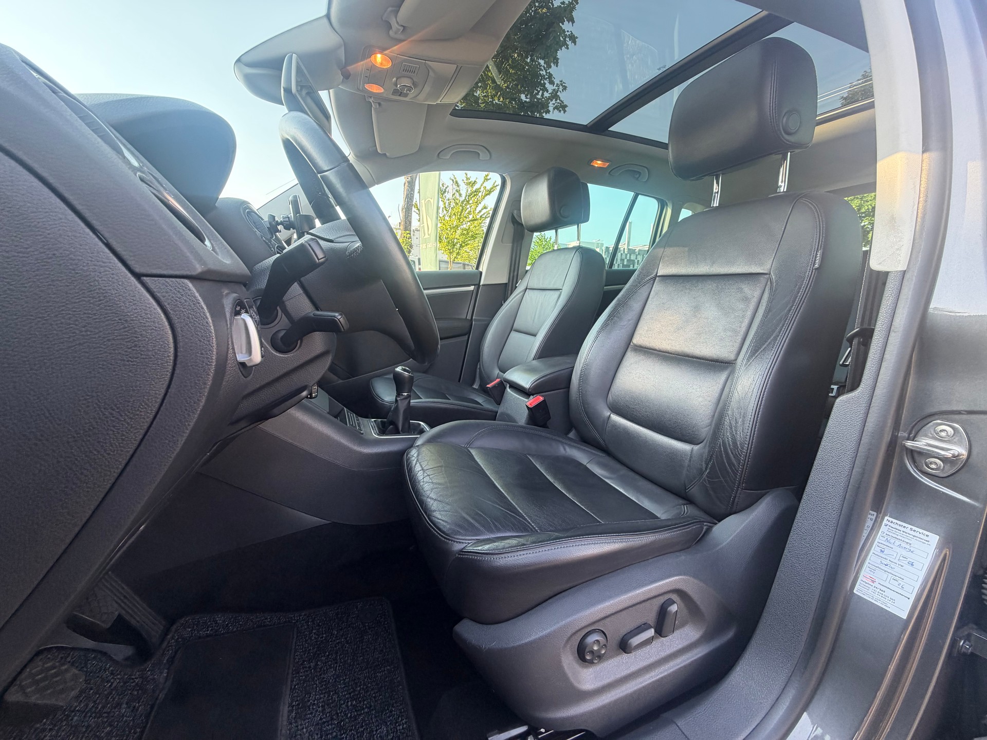 VW Tiguan 2.0 TDI Sport&Style 4Motion-image-8