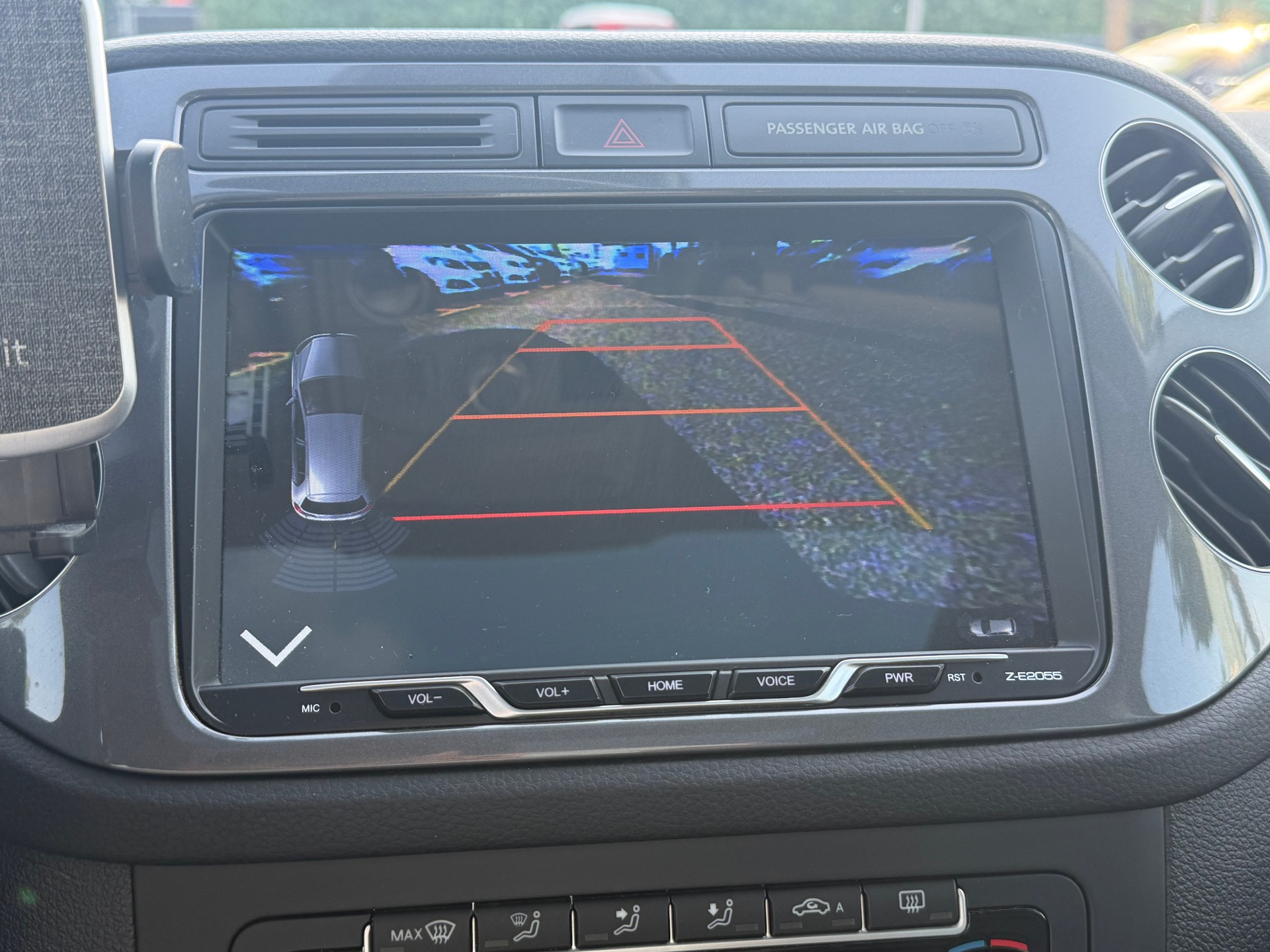 VW Tiguan 2.0 TDI Sport&Style 4Motion-image-21