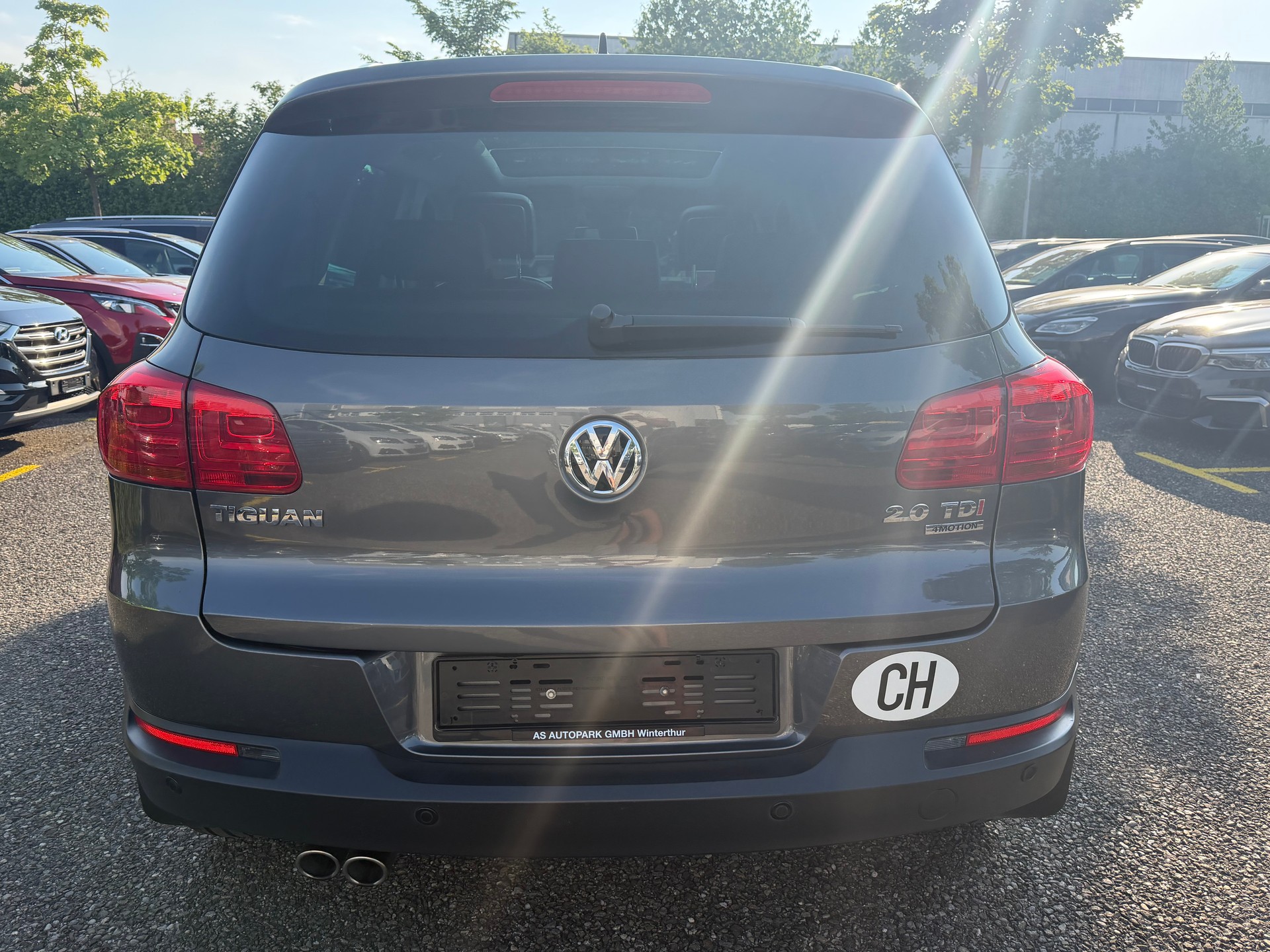 VW Tiguan 2.0 TDI Sport&Style 4Motion-image-5