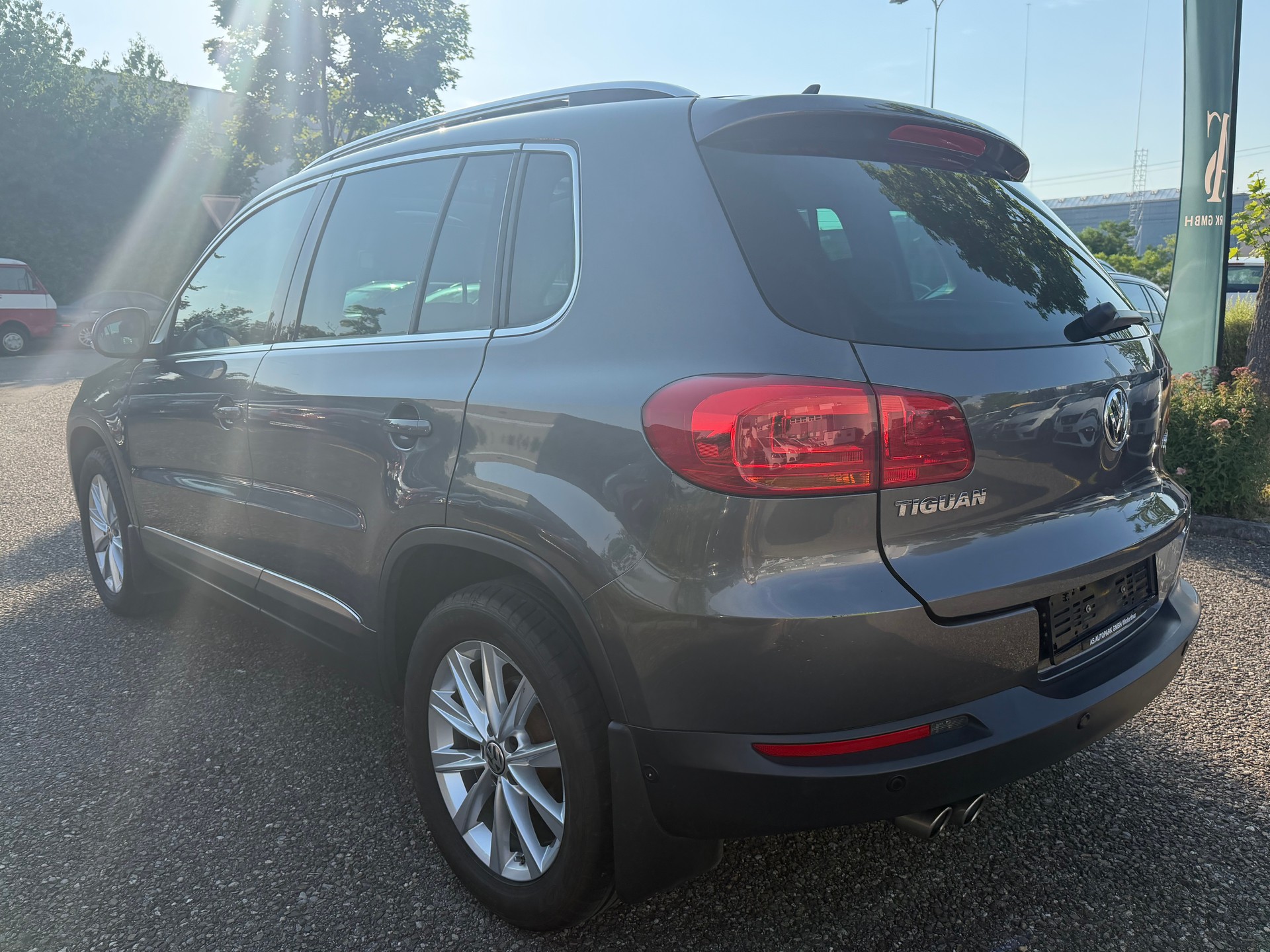 VW Tiguan 2.0 TDI Sport&Style 4Motion-image-6
