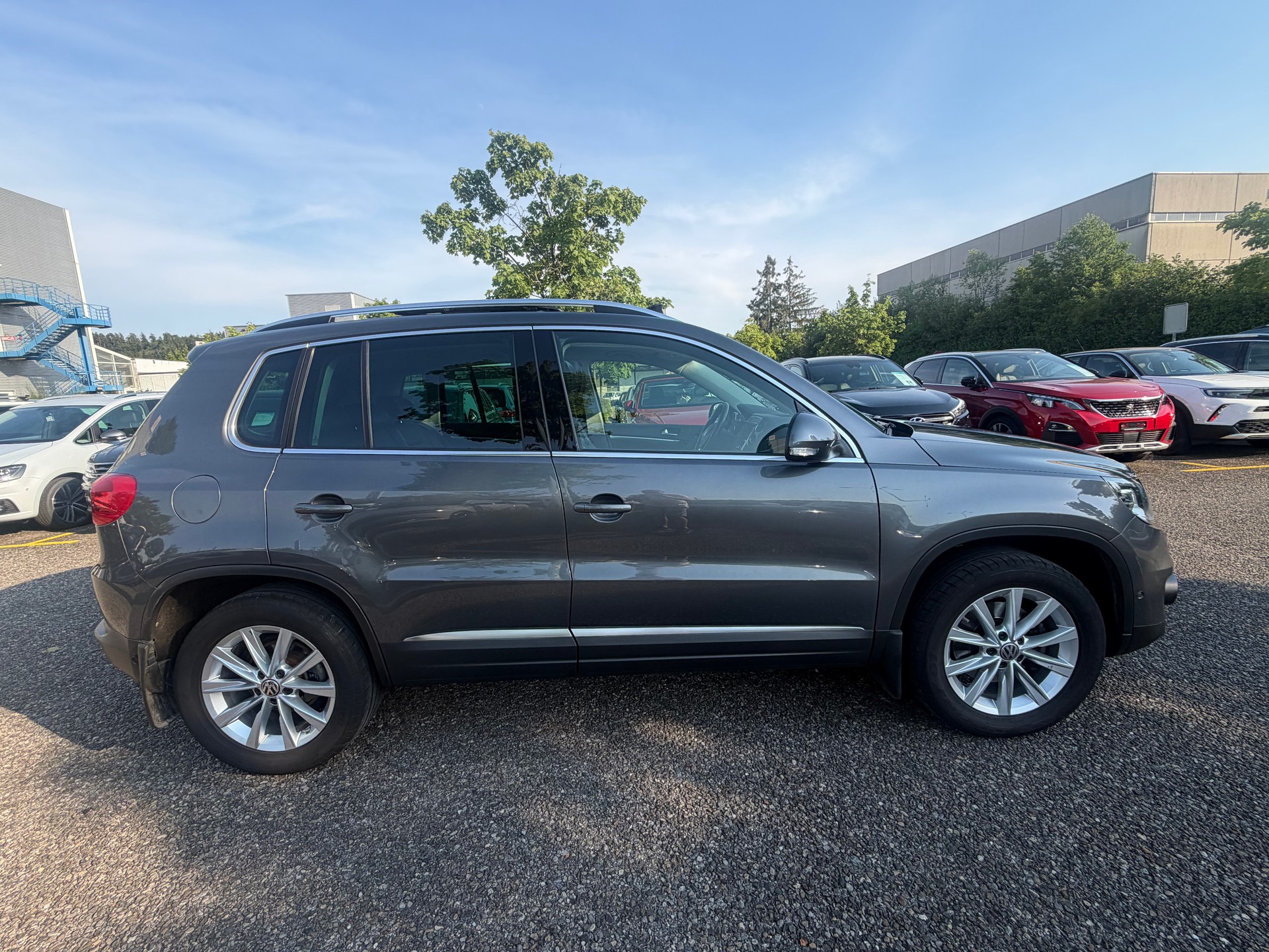 VW Tiguan 2.0 TDI Sport&Style 4Motion-image-3