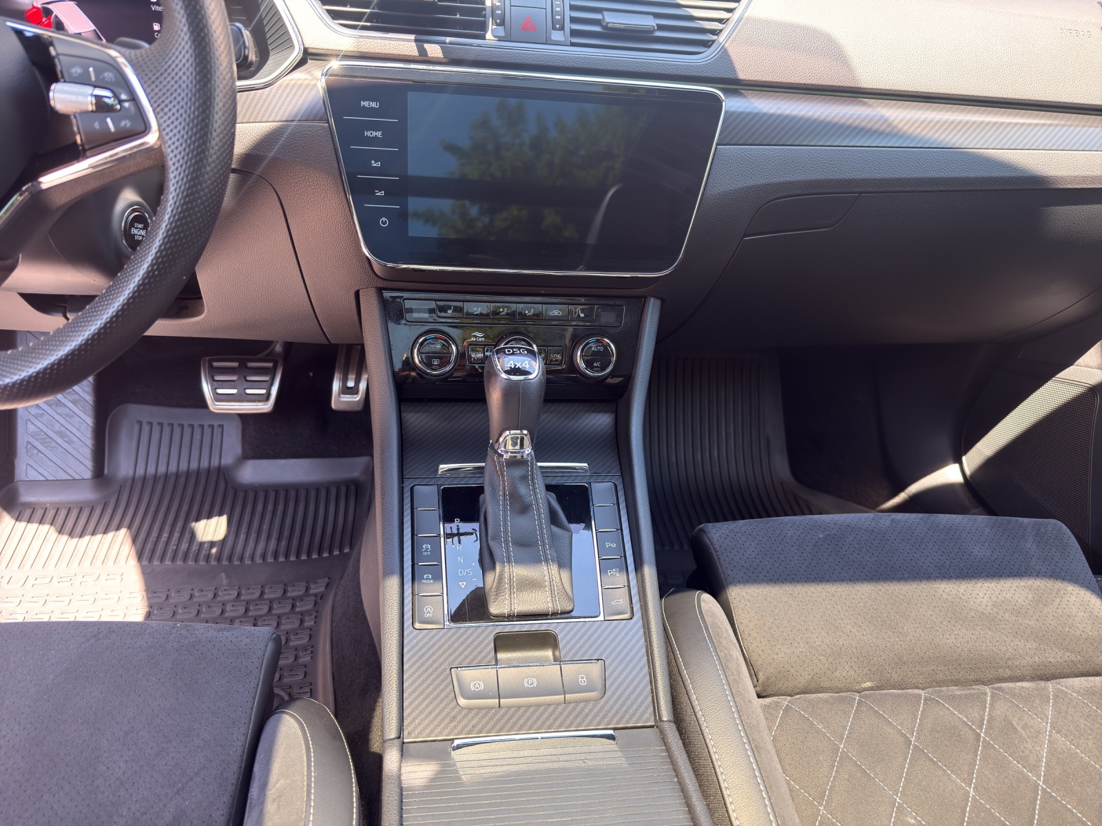 SKODA Superb Combi 2.0 TDi SportLine 4x4 DSG-image-10