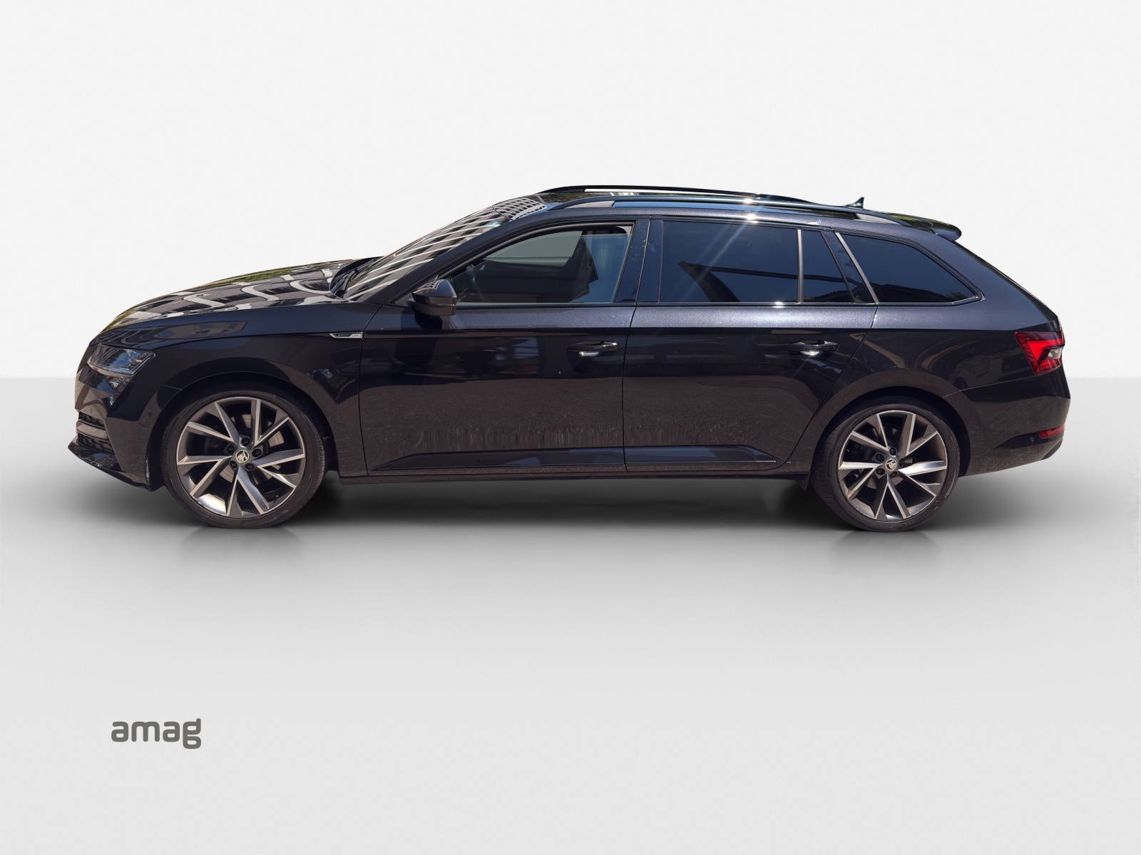 SKODA Superb Combi 2.0 TDi SportLine 4x4 DSG-image-1