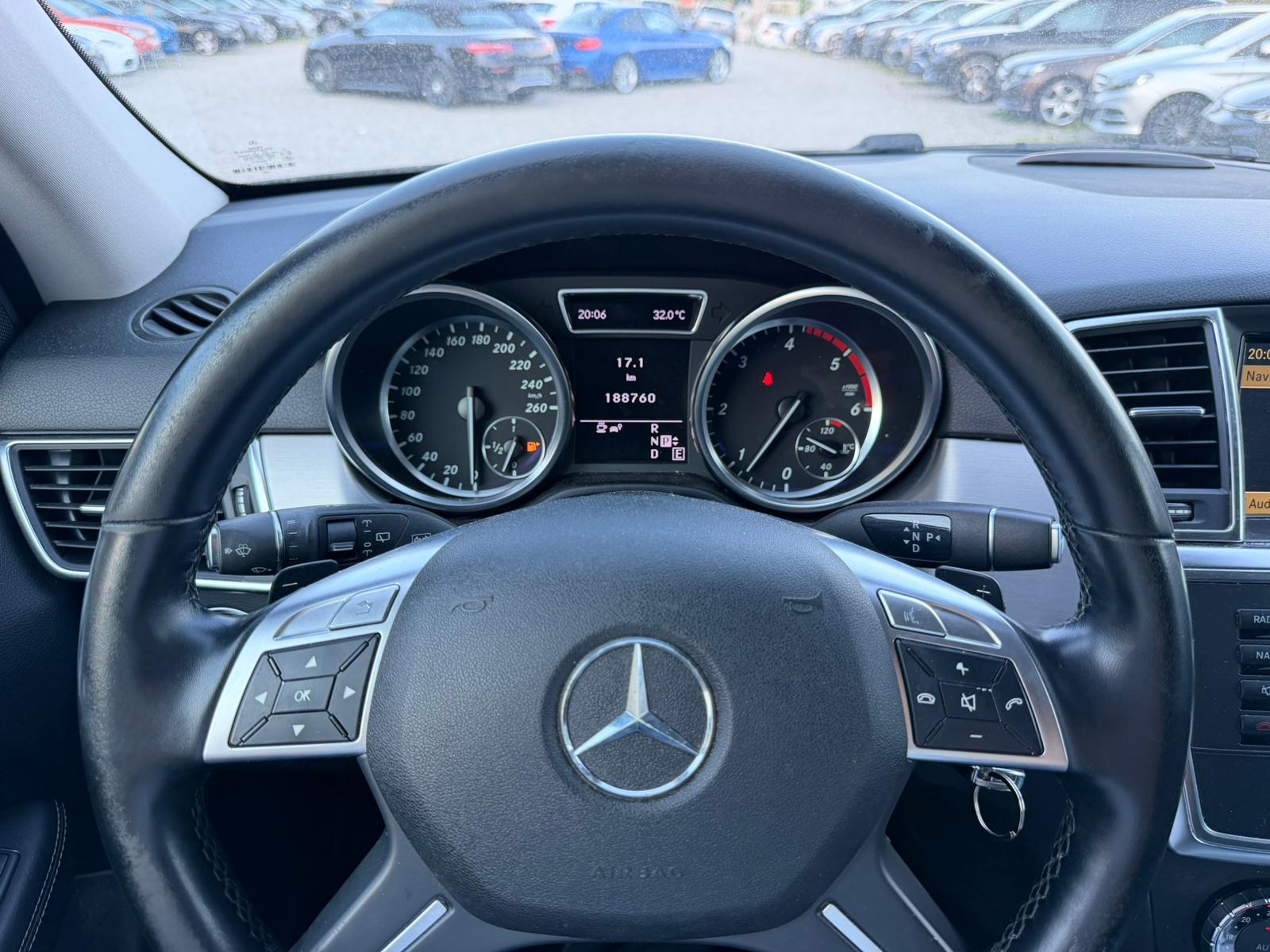 MERCEDES-BENZ ML 250 BlueTEC 4Matic 7G-Tronic-image-22