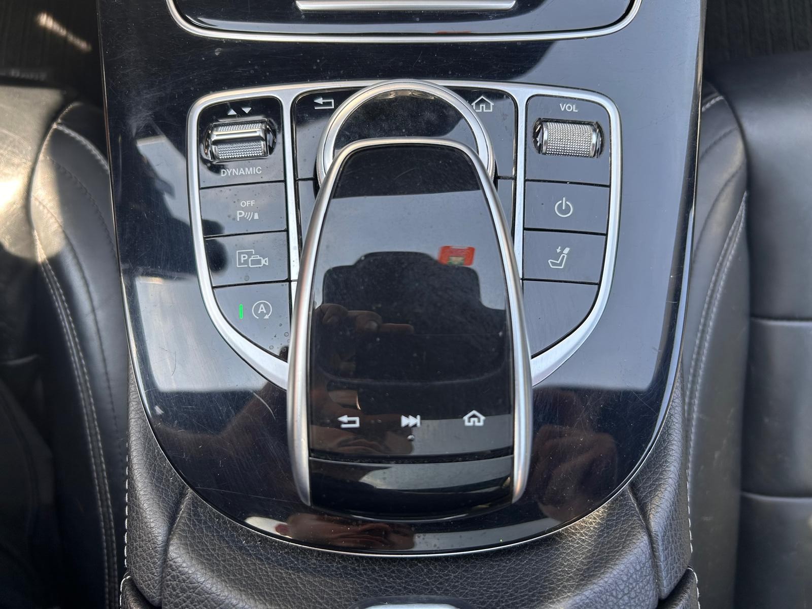 MERCEDES-BENZ E 220 d AMG Line 9G-Tronic-image-23