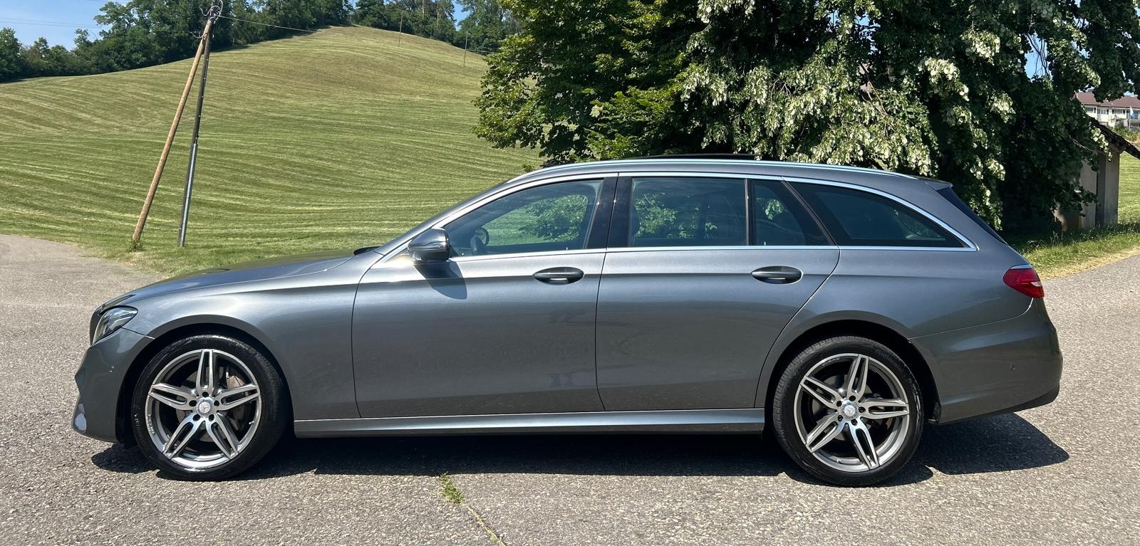 MERCEDES-BENZ E 220 d AMG Line 9G-Tronic-image-1