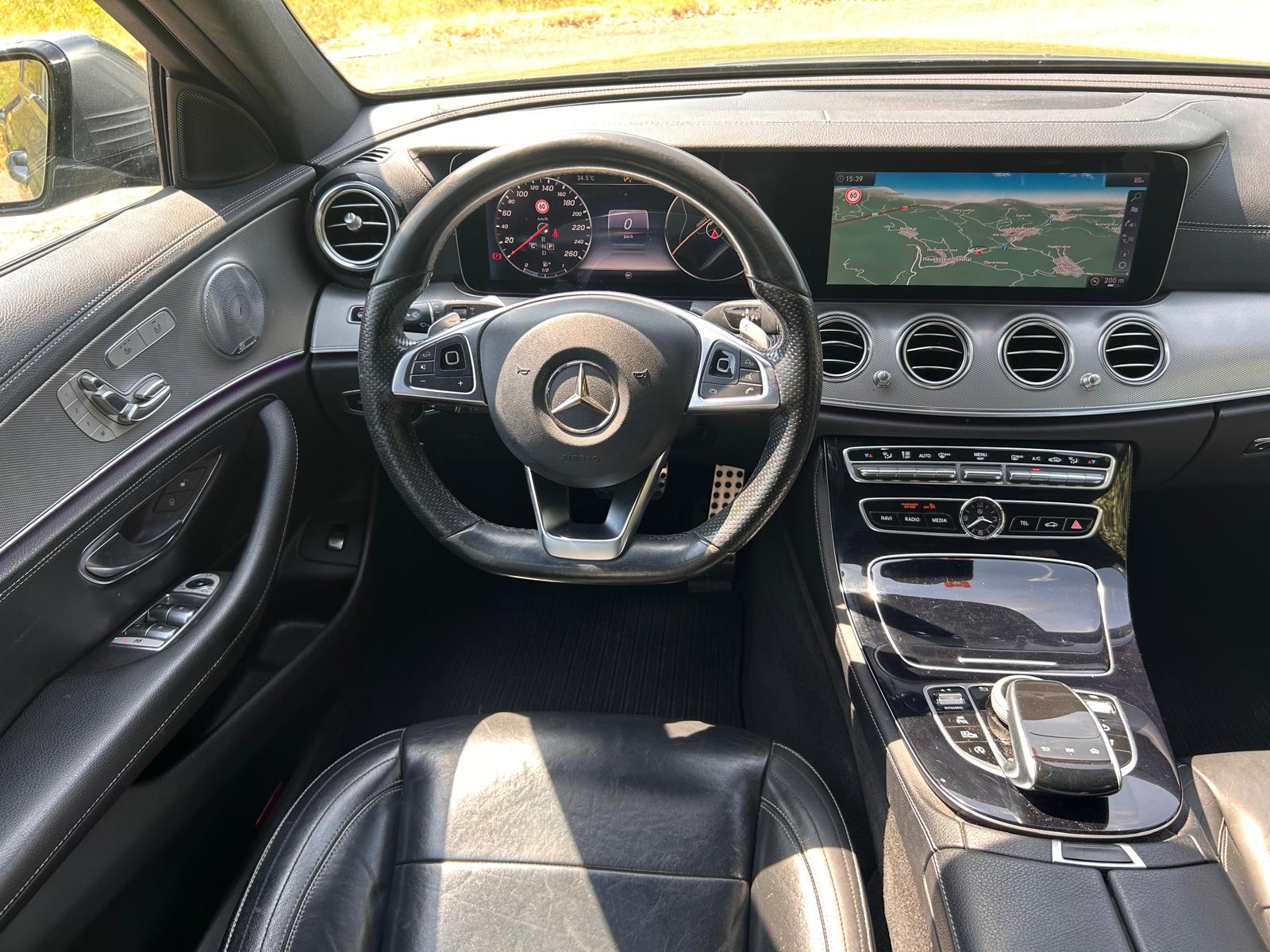 MERCEDES-BENZ E 220 d AMG Line 9G-Tronic-image-17