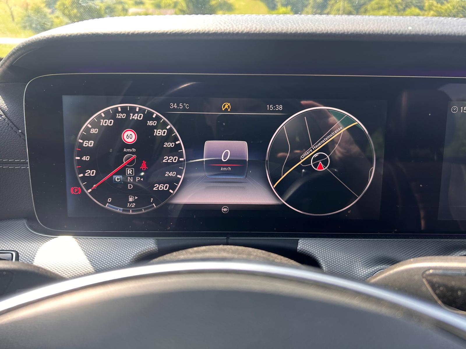 MERCEDES-BENZ E 220 d AMG Line 9G-Tronic-image-19