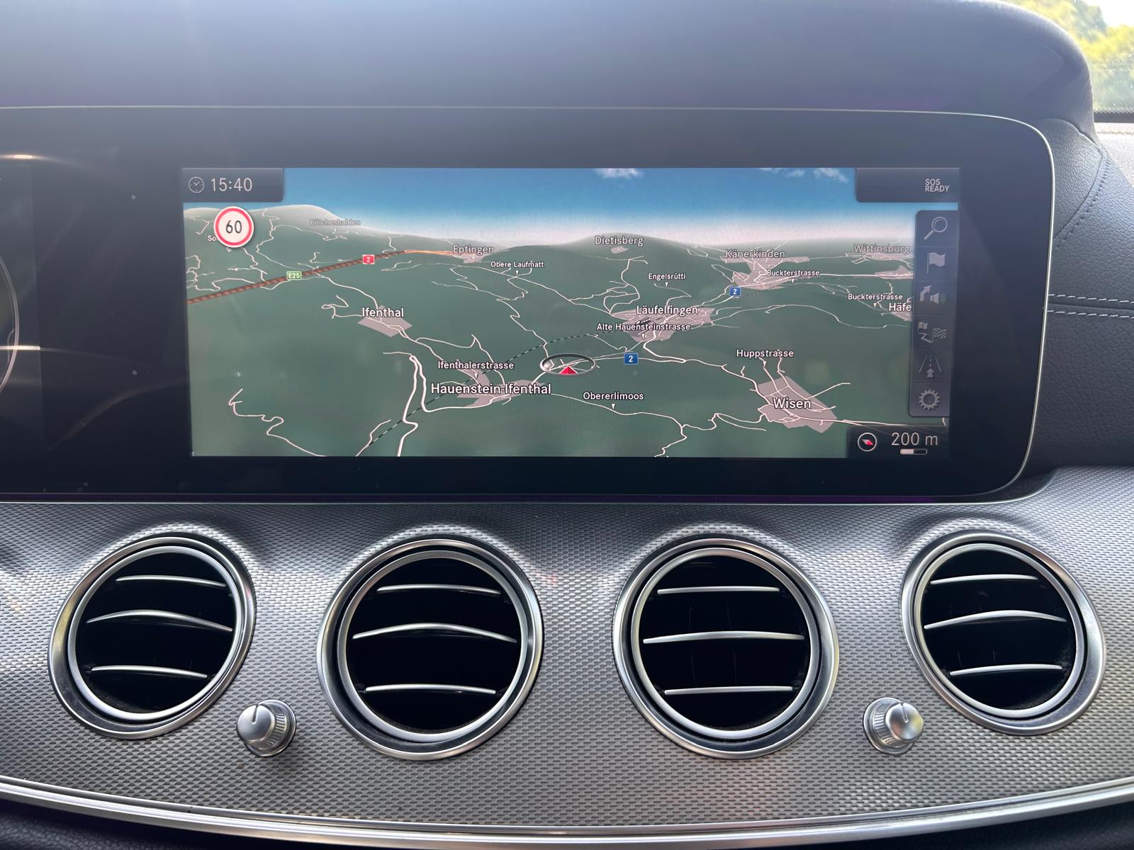 MERCEDES-BENZ E 220 d AMG Line 9G-Tronic-image-26