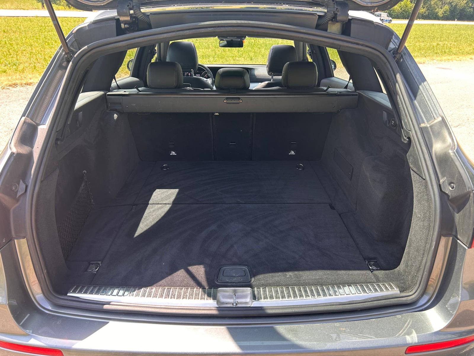 MERCEDES-BENZ E 220 d AMG Line 9G-Tronic-image-8