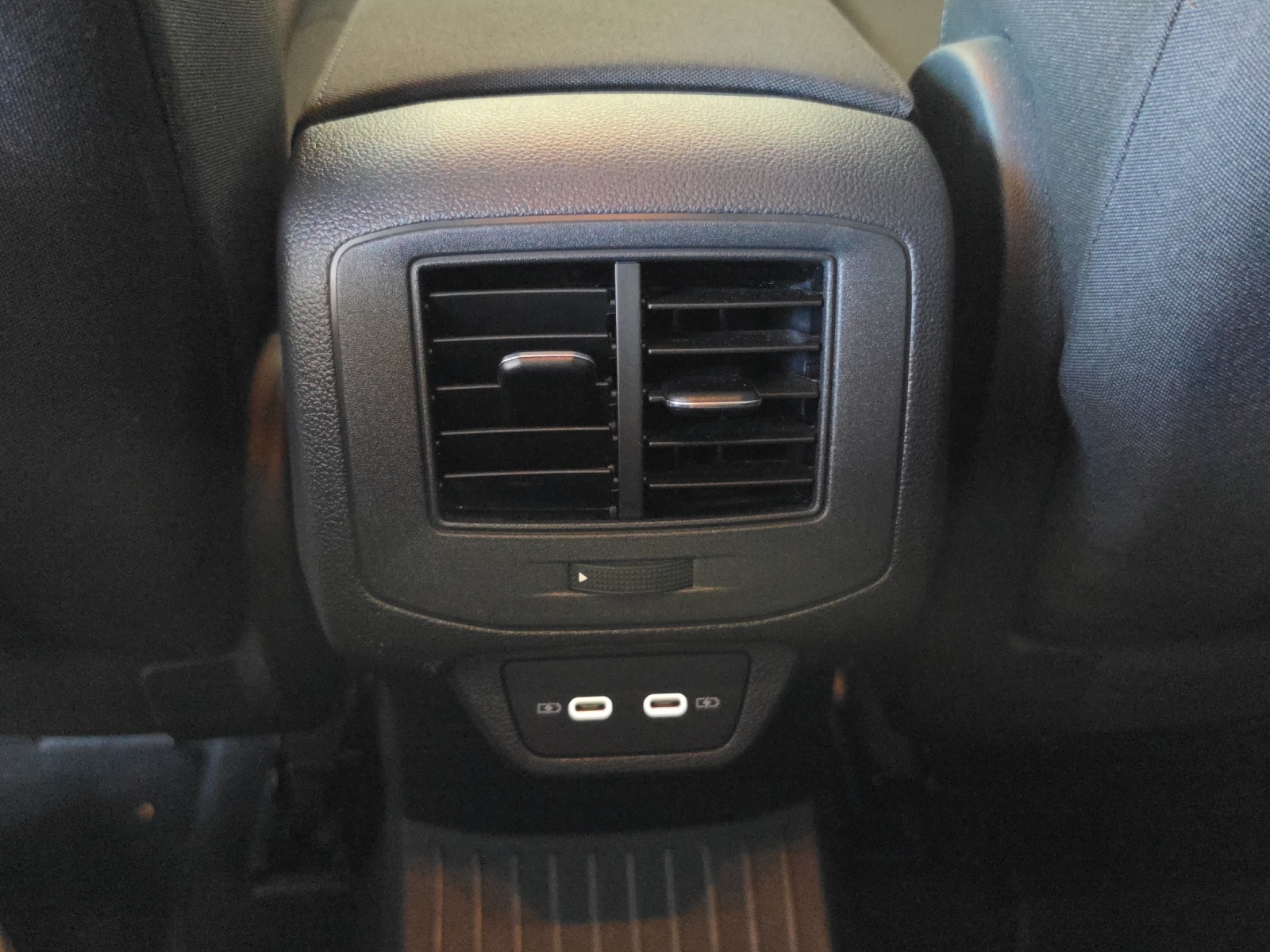 VW T-Roc 1.5 TSI EVO Advance DSG-image-18