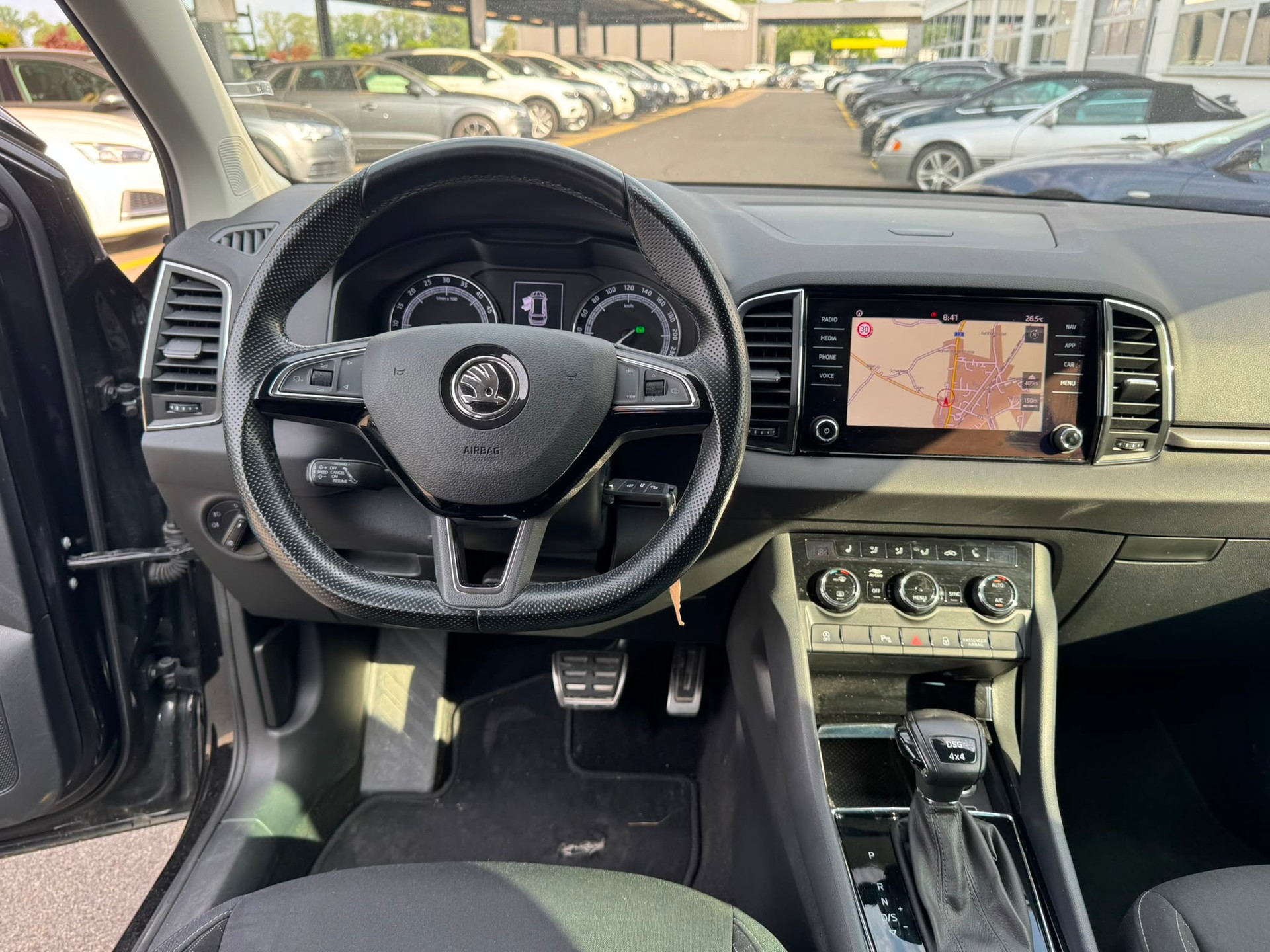 SKODA Karoq 2.0 TDI CR Smile 4x4 DSG-image-10