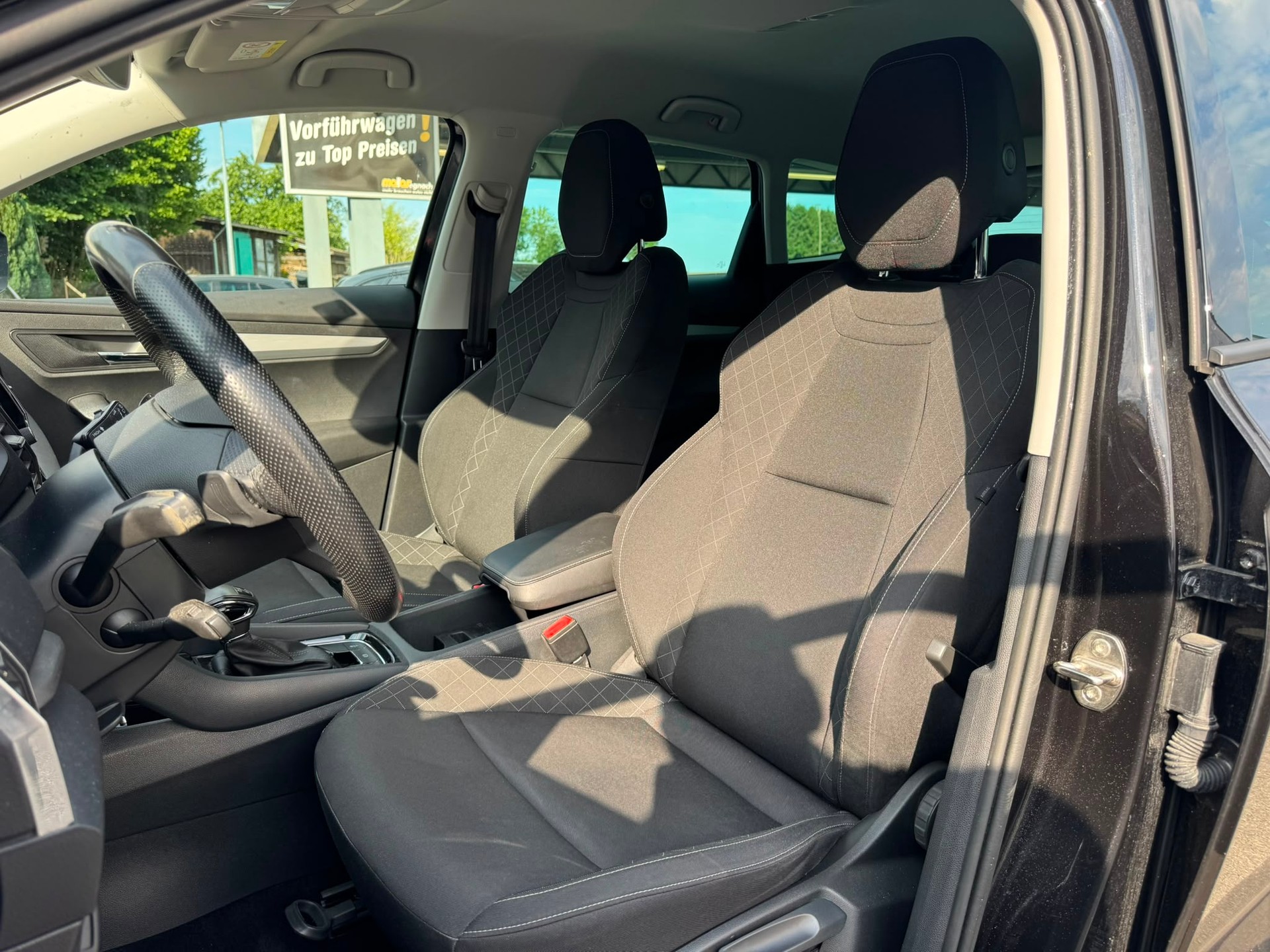 SKODA Karoq 2.0 TDI CR Smile 4x4 DSG-image-13