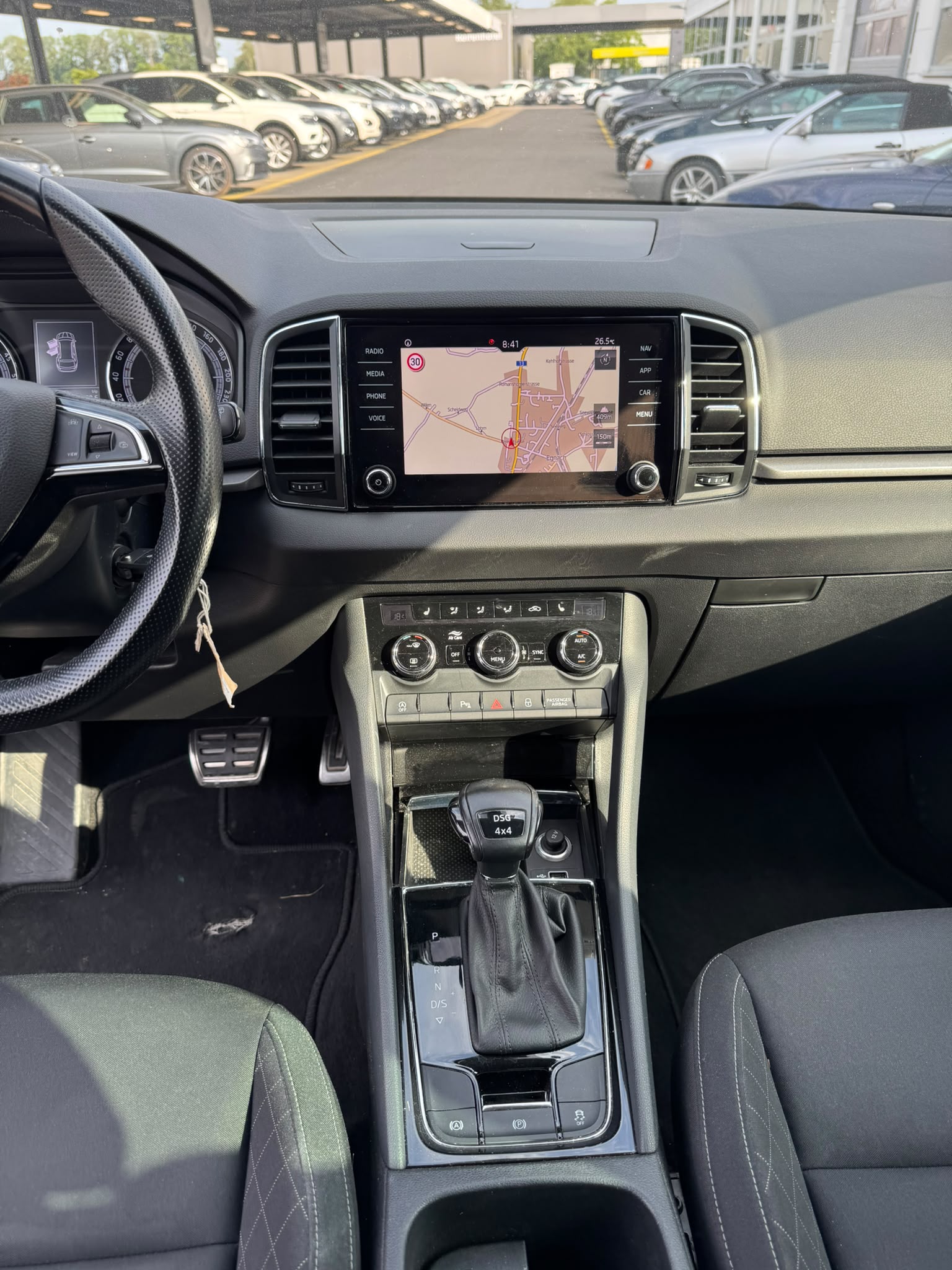 SKODA Karoq 2.0 TDI CR Smile 4x4 DSG-image-12