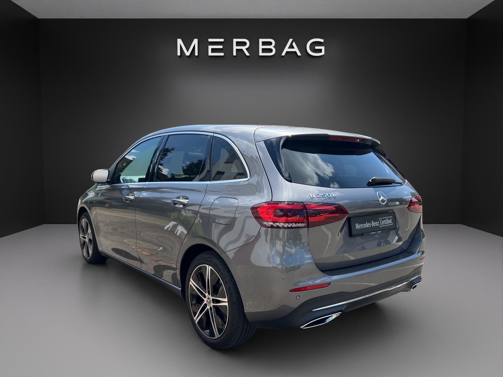 MERCEDES-BENZ B 250 e Progressive 8G-DCT-image-4