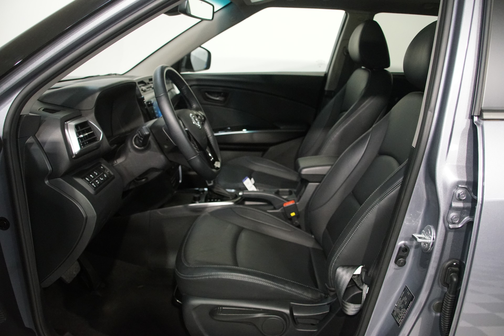 KGM-SsangYong Tivoli 1.5 T GDI Titanium SWISS 4WD Automat-image-11