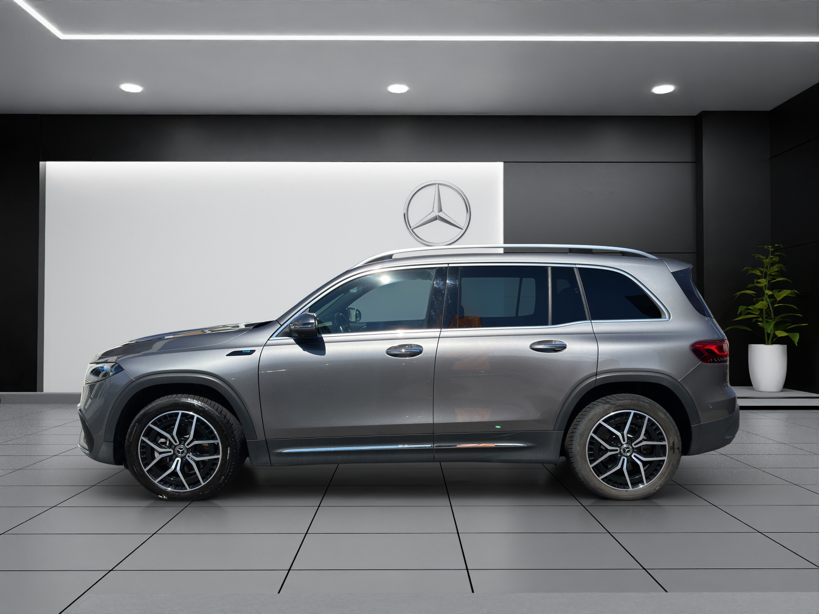 MERCEDES-BENZ EQB 350 4Matic-image-2