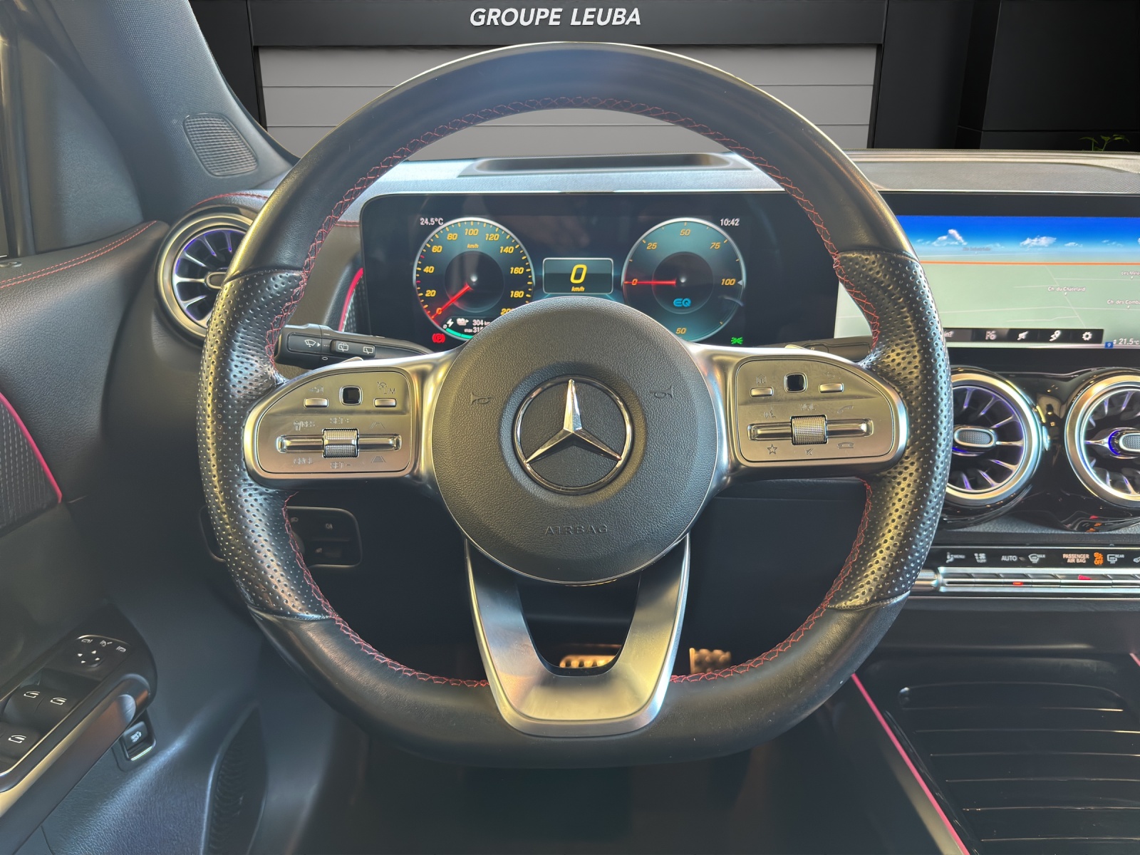 MERCEDES-BENZ EQB 350 4Matic-image-9