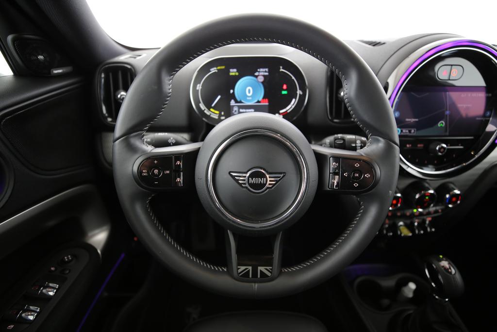 MINI Countryman F60 1.5i Cooper S E ALL4-image-5
