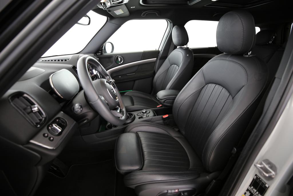 MINI Countryman F60 1.5i Cooper S E ALL4-image-3