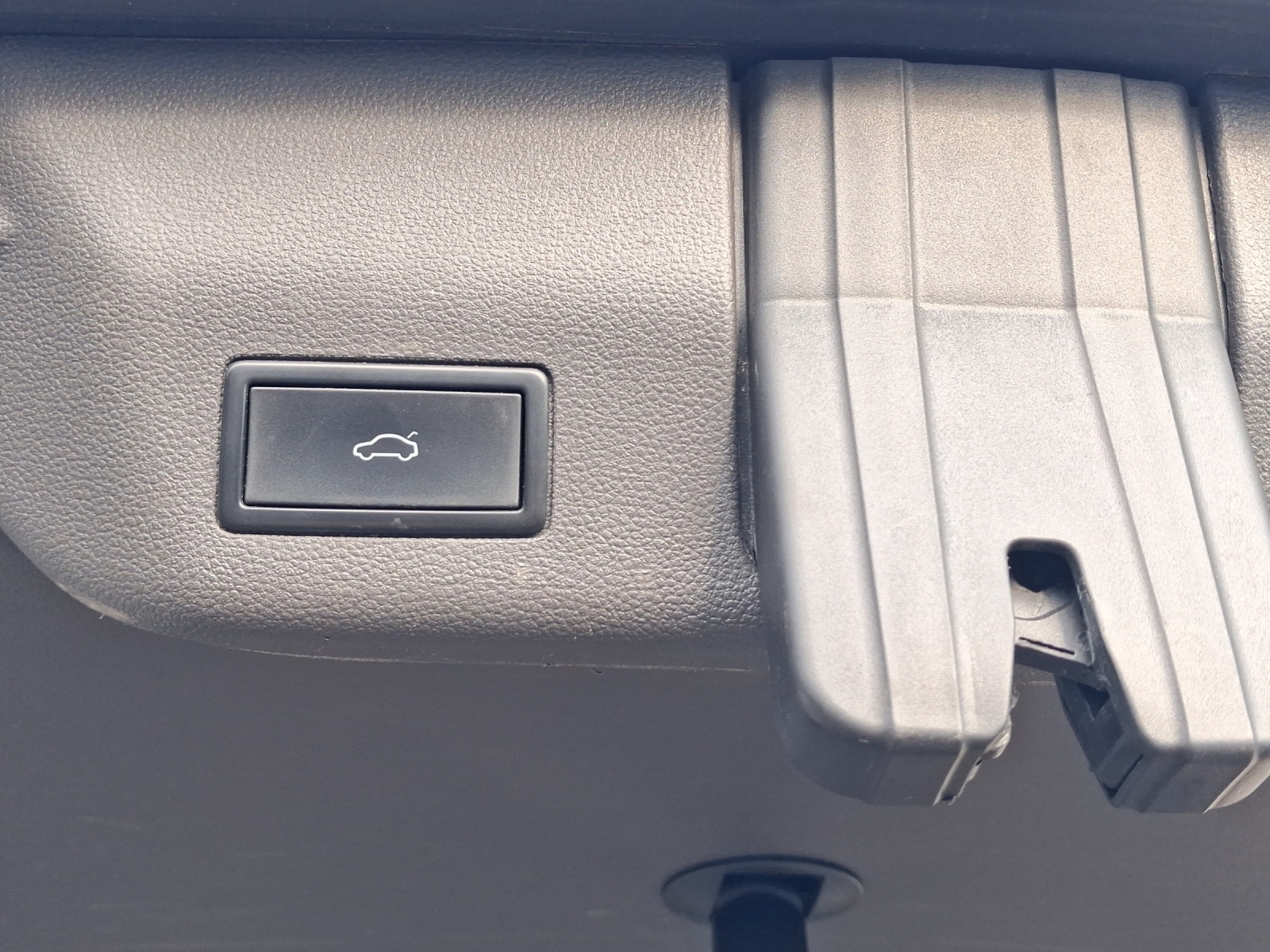 VW Multivan 1.4 eHybrid Life Energetic DSG-image-12