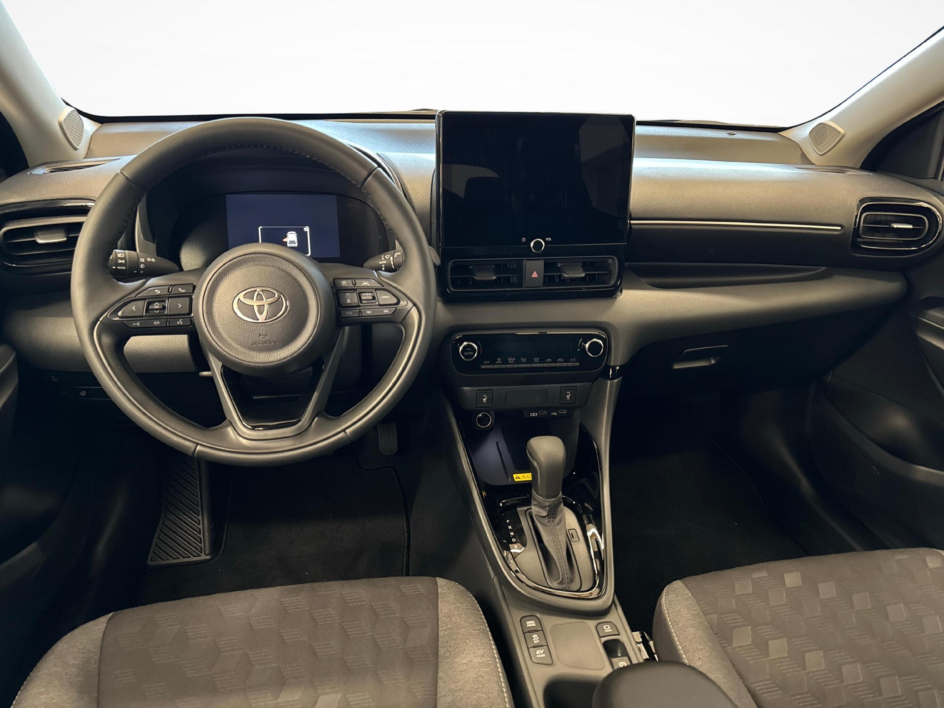 TOYOTA Yaris 1.5 VVT-i HSD Trend-image-8