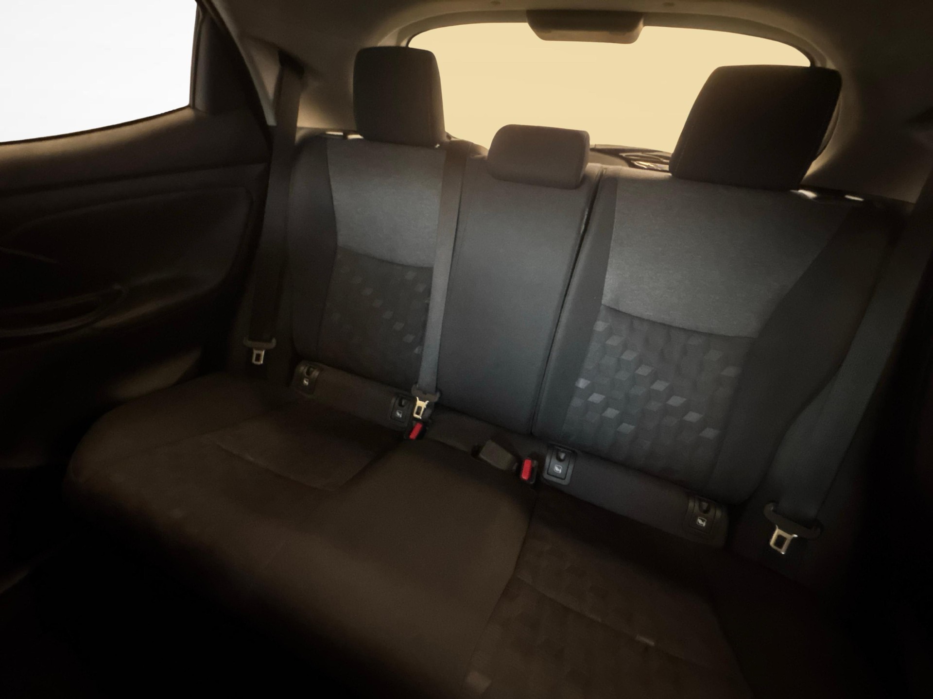 TOYOTA Yaris 1.5 VVT-i HSD Trend-image-12