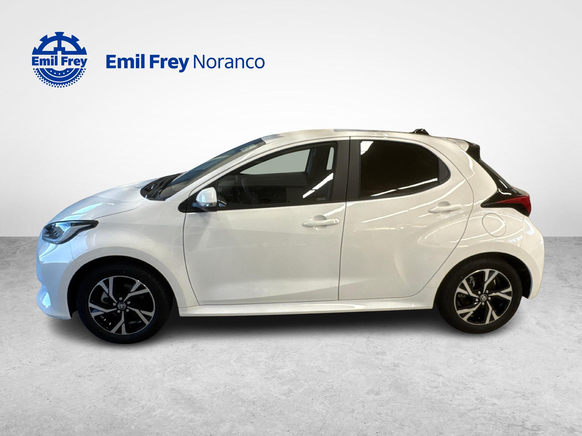 TOYOTA Yaris 1.5 VVT-i HSD Trend-image-1
