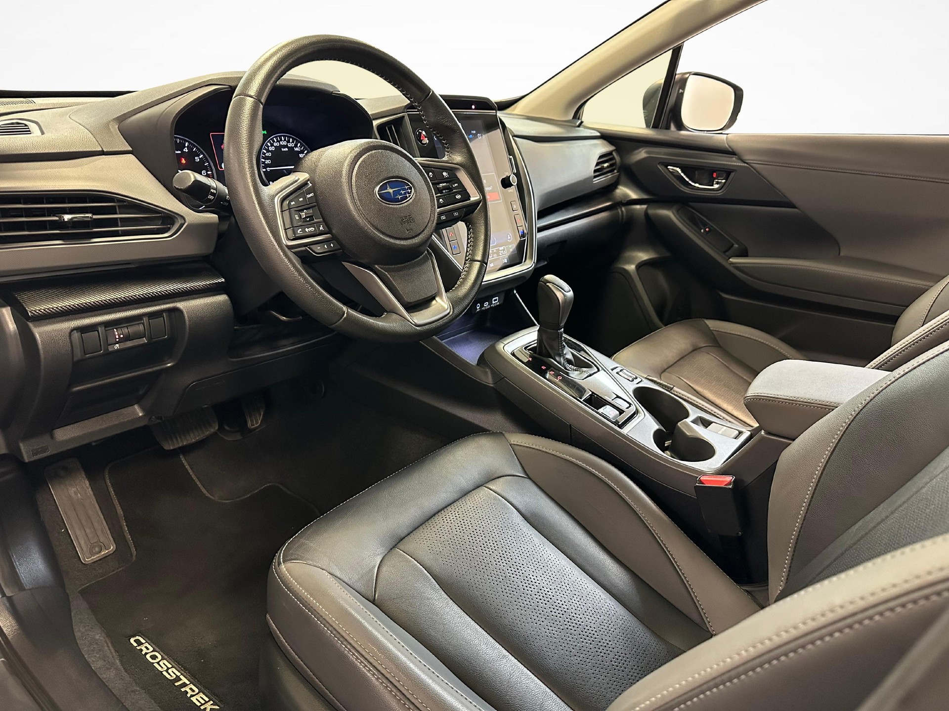 SUBARU Crosstrek 2.0i e-Boxer Luxury-image-3