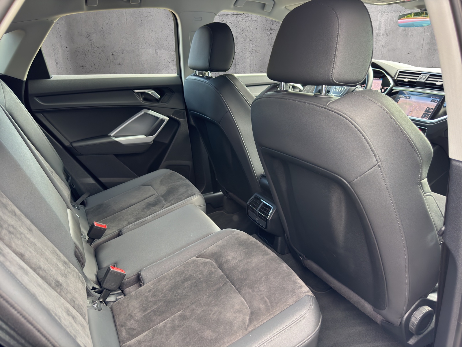 AUDI Q3 Sportback 35 TFSI Attraction S-tronic-image-14