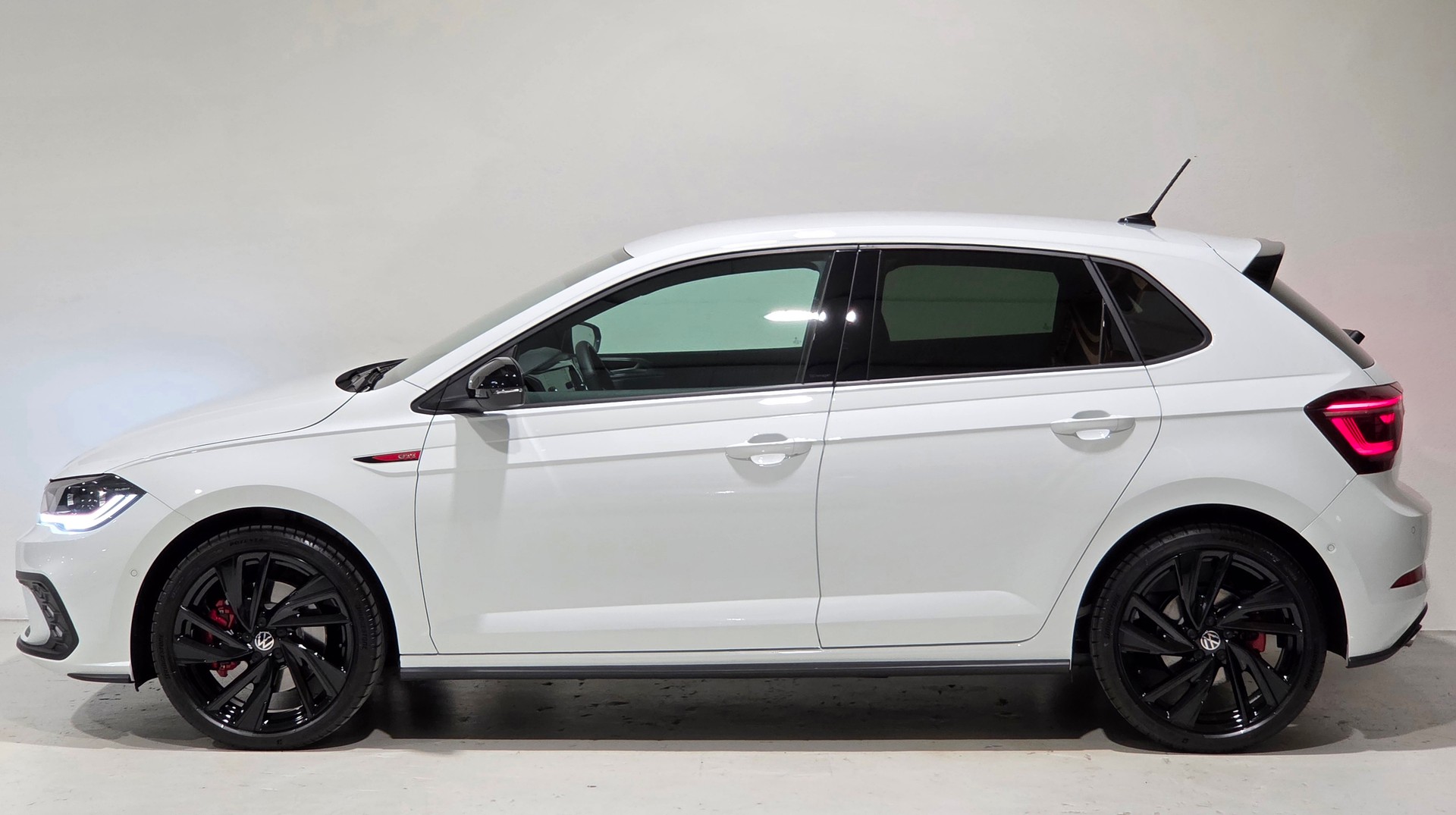 VW Polo 2.0 TSI GTI DSG-image-1