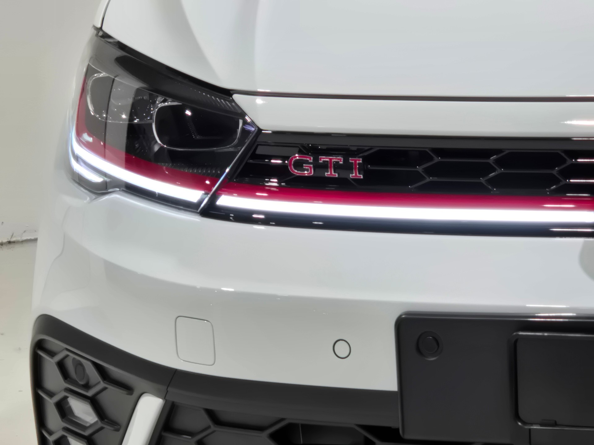 VW Polo 2.0 TSI GTI DSG-image-21